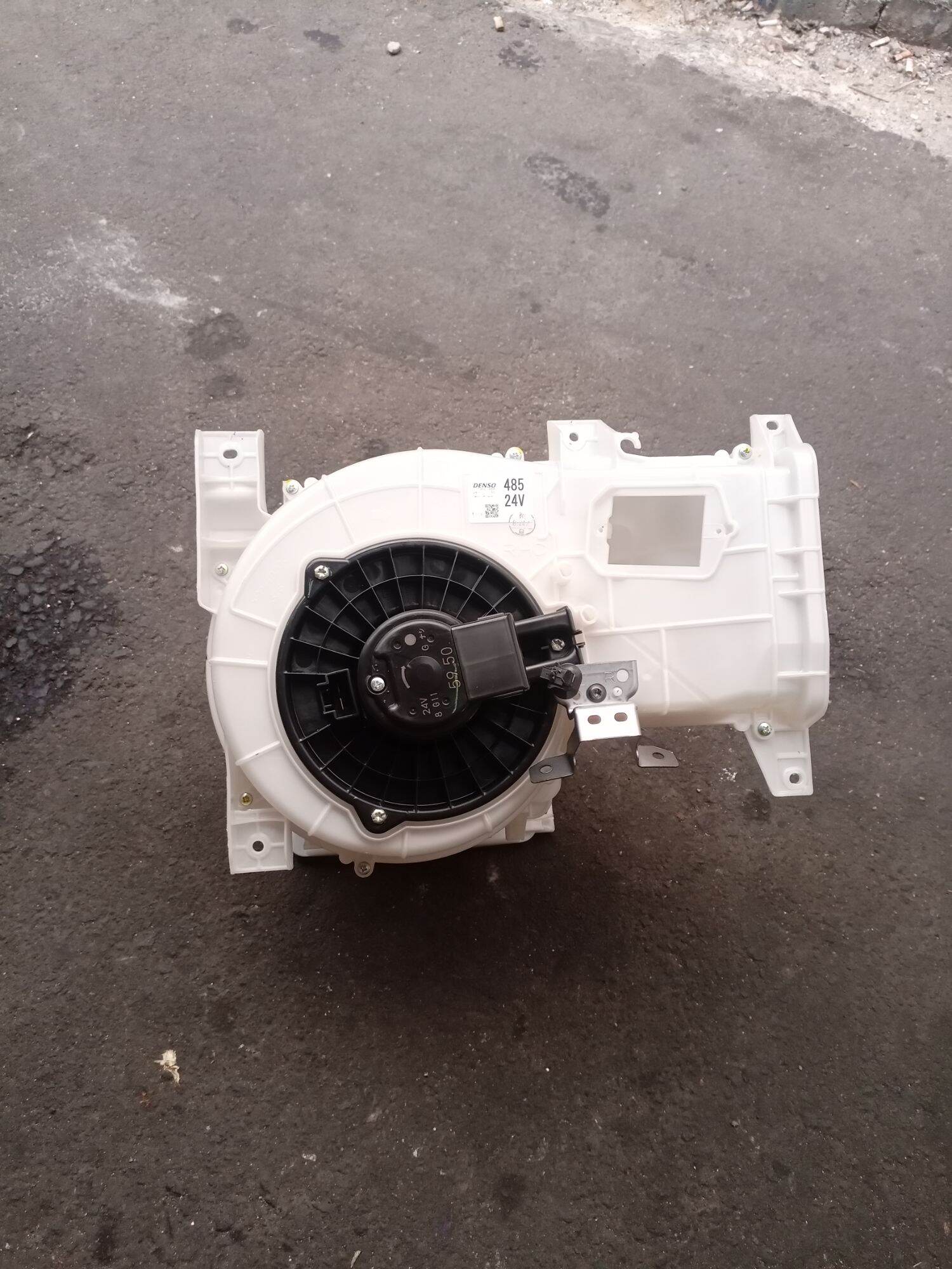 blower ac isuzu giga Harga 1,700,000 Ringgit*Penghantaran Percuma