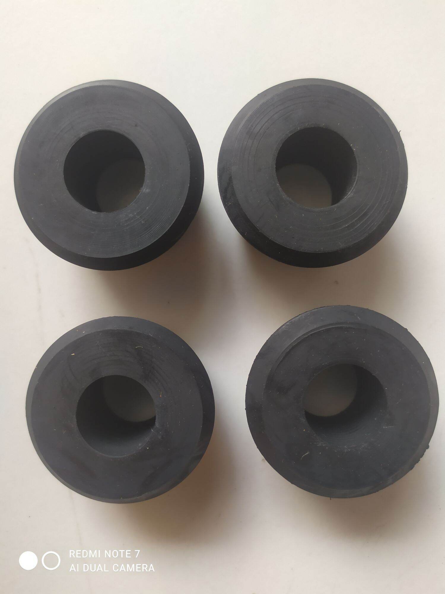 KARET STABIL BARR TOYOTA KF-50. (KIJANG SUPER) BHAN BAN BUBUT/4pcs. Harga 48,000 rupiah*Gratis Ongkir