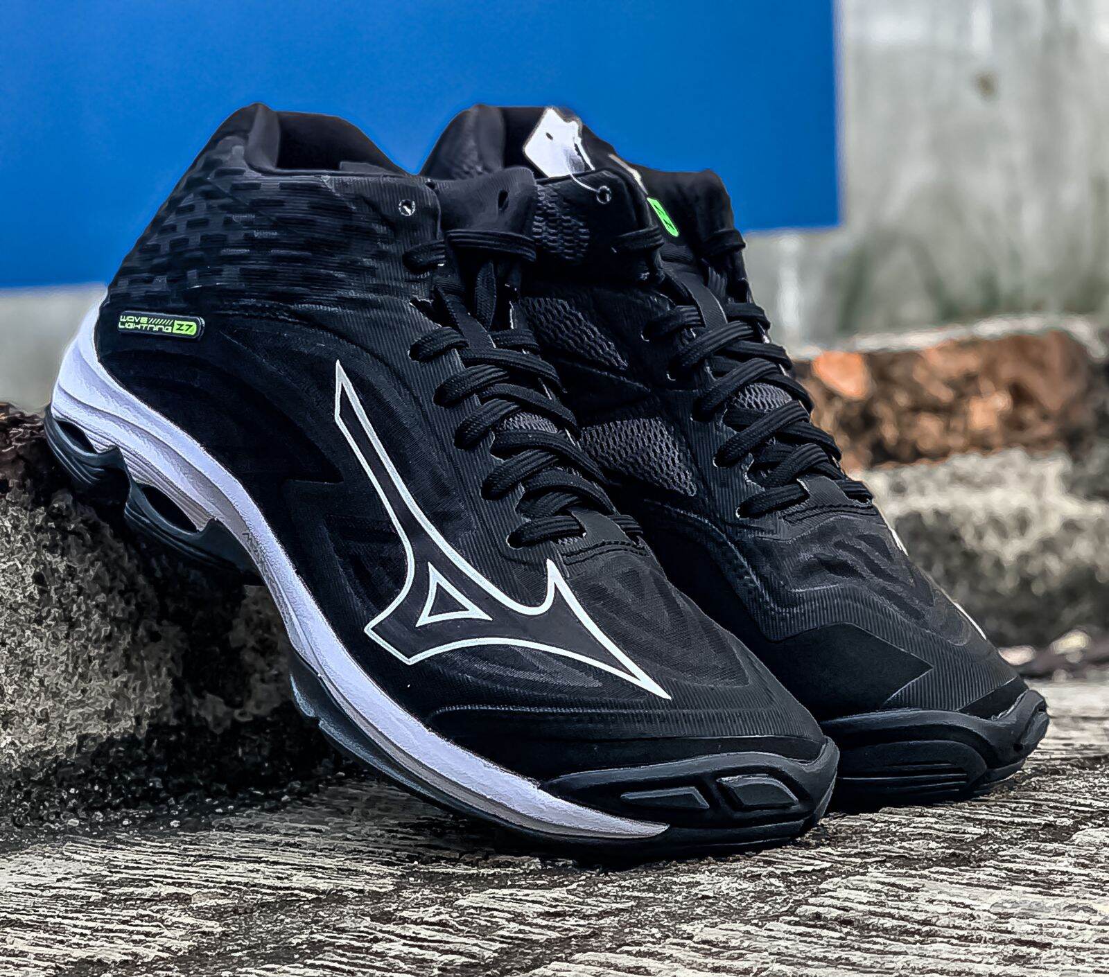 mizuno cross trainer