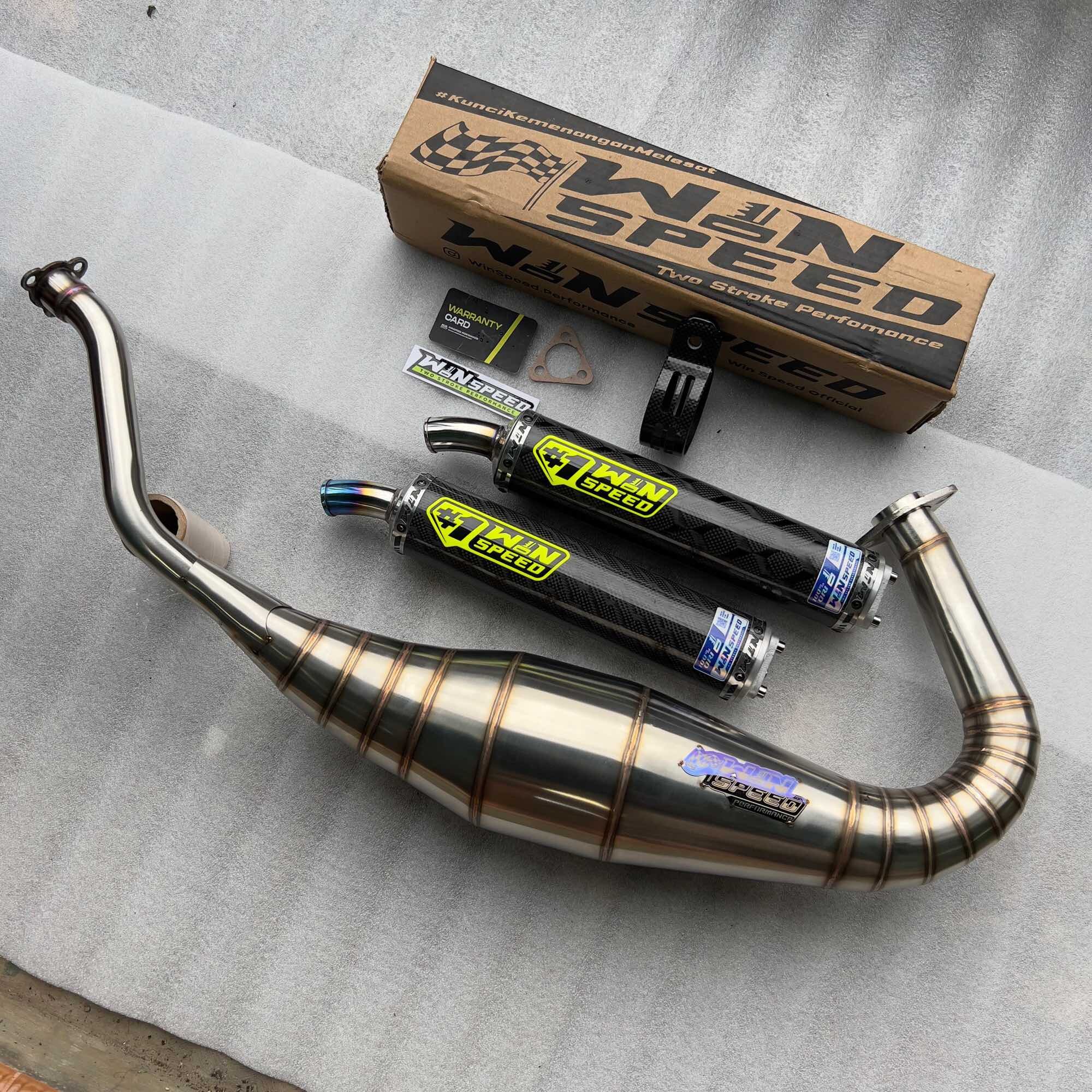 Kenalpot Original Winspeed Cobra Stanlis Ninja R/SS/RR Slincer Carbon Lighting & Carbon Jaquard Full Carbon Moncong Stanlis Harga 1,370,000 rupiah*Gratis Ongkir