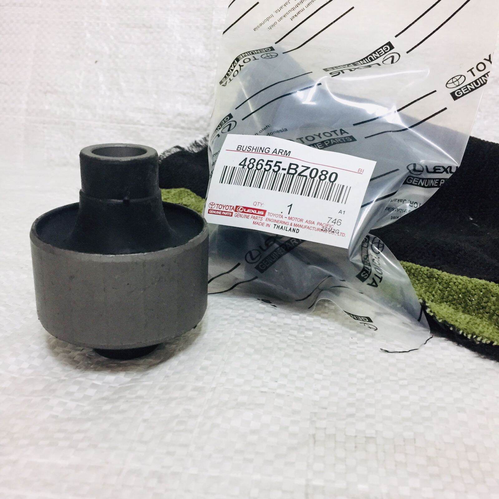 Bushing arm agya-bushing lower arm agya ayla 48655-BZ080 Harga  75,000 rupiah*Gratis Ongkir