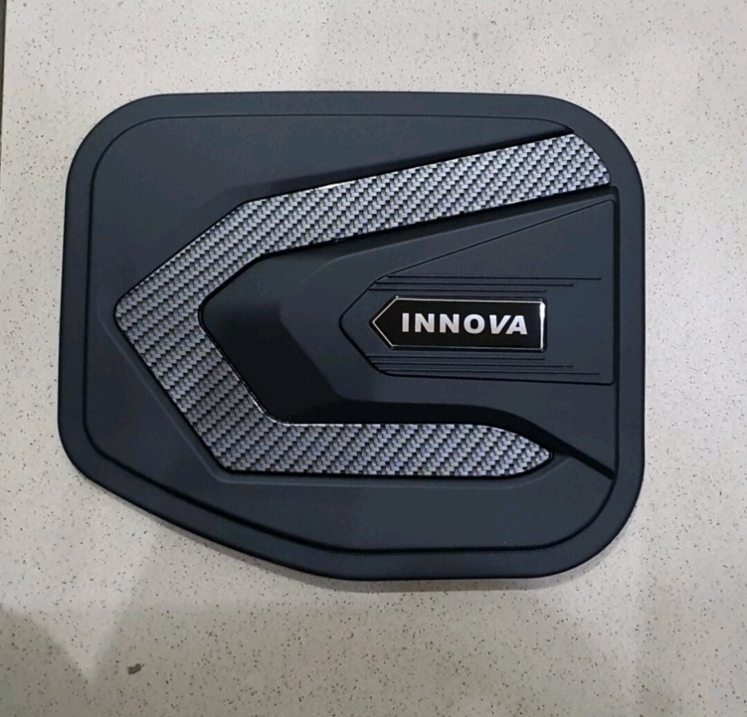 TANK COVER TUTUP TANKI BENSIN MOBIL TOYOTA KIJANG KJ INNOVA INOVA ALL NEW REBORN 2016 sd 2020 HITAM DOP LIST LIS CARBON KARBON Harga  57,500 Ringgit*Penghantaran Percuma