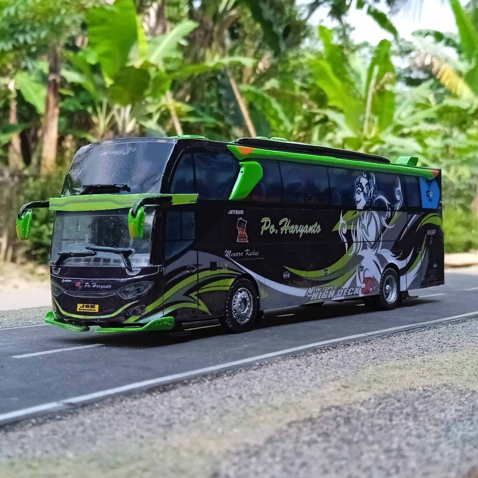 PO Haryanto: Lebih dari Sekadar Bus, Sebuah Legenda di Jalan Raya
