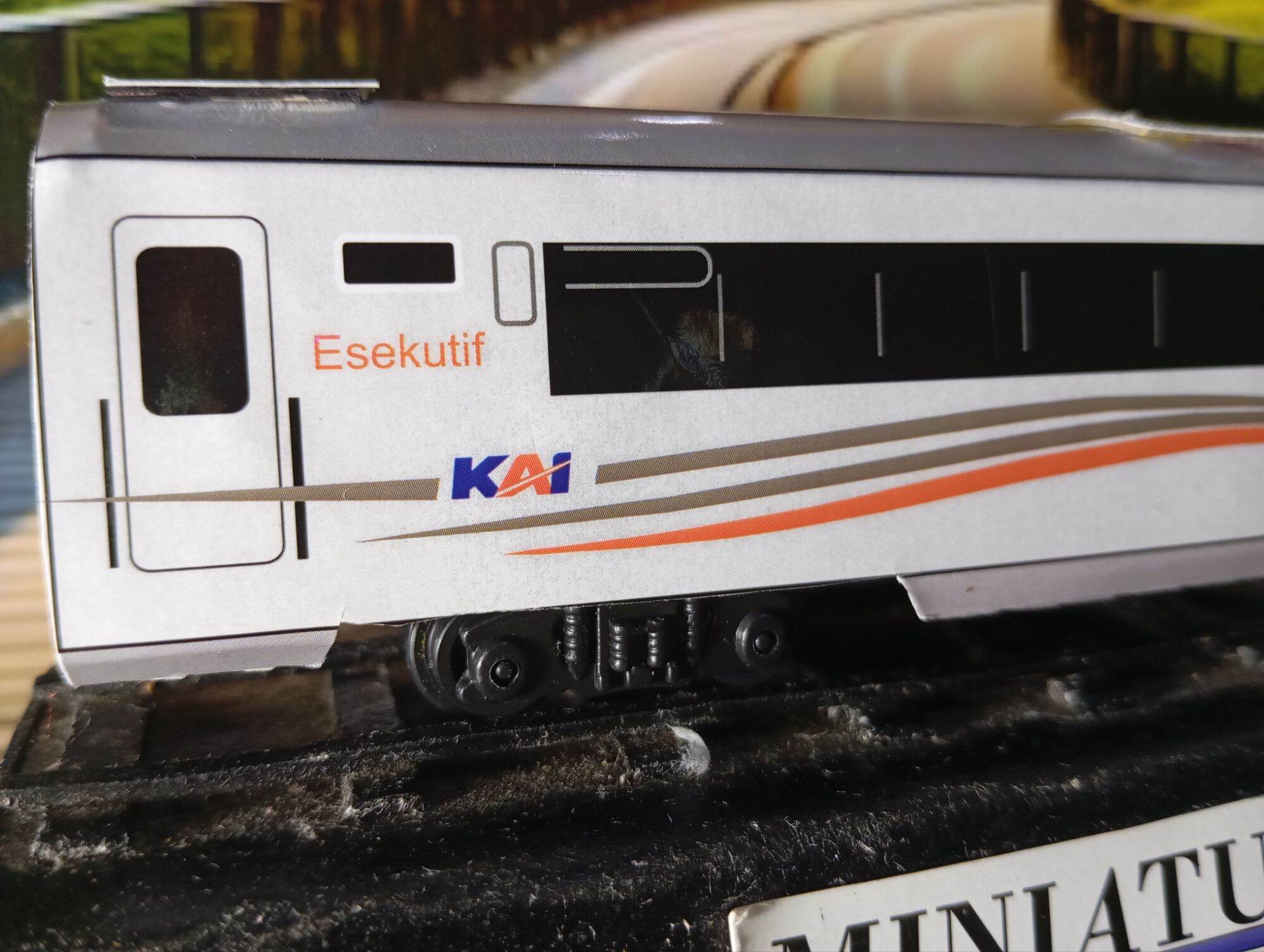 Miniatur Kereta Api Indonesia Livery Logo Kai Lazada Indonesia