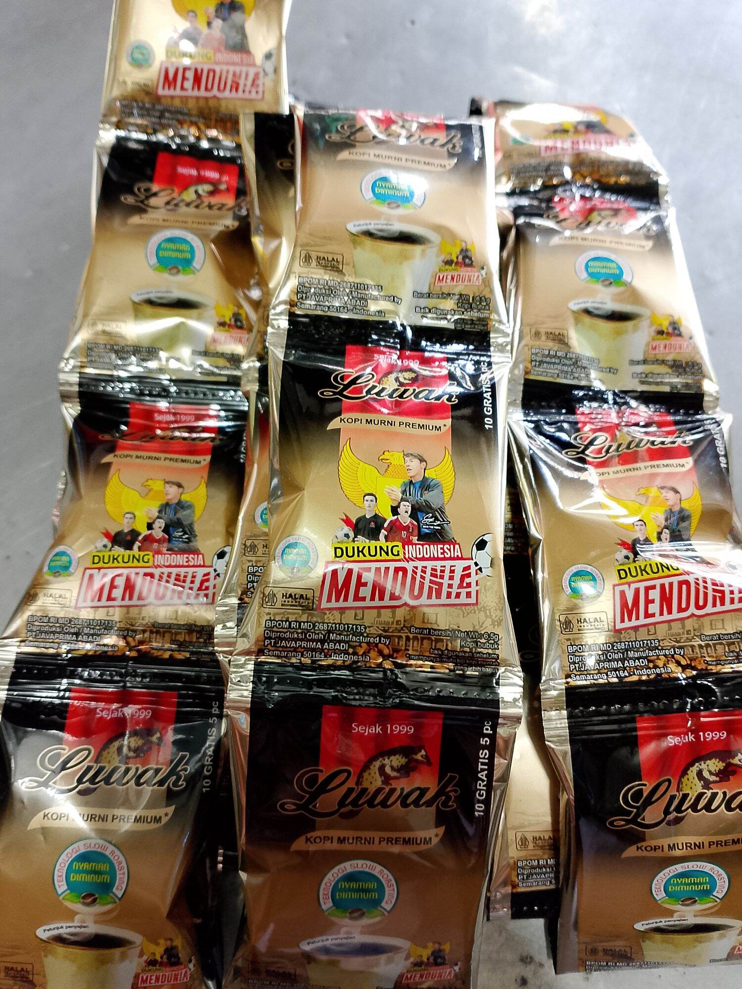 kopi luwak mini hitam kecil di jual per 150 saset