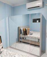 Lemari pakaian 4pintu full kaca