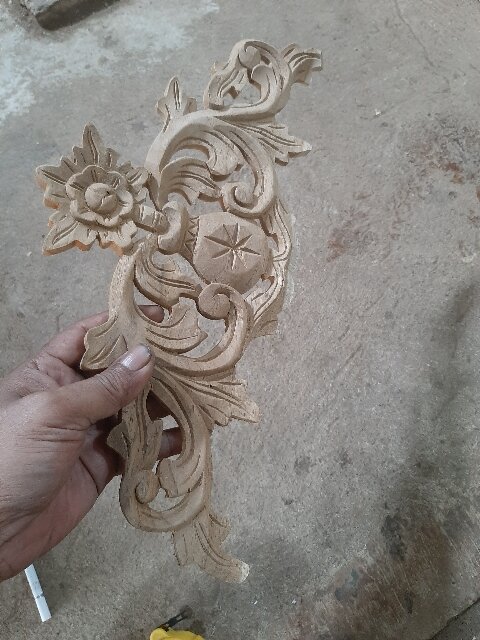 Ornamen Kayu JatiTempel Ukiran Daun Pintu Lemari Bupet 40 Cm x 18 Cm Tebal 0.8 Cm