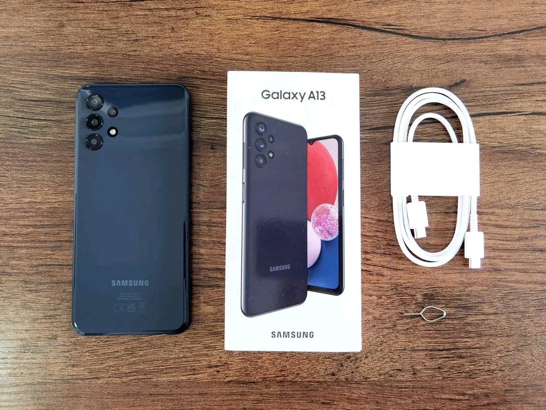 Handphone Samsung a13 Ram 6/128 second masih mulus garansi resmi ORI Indonesia Harga 1,600,000 rupiah*Gratis Ongkir
