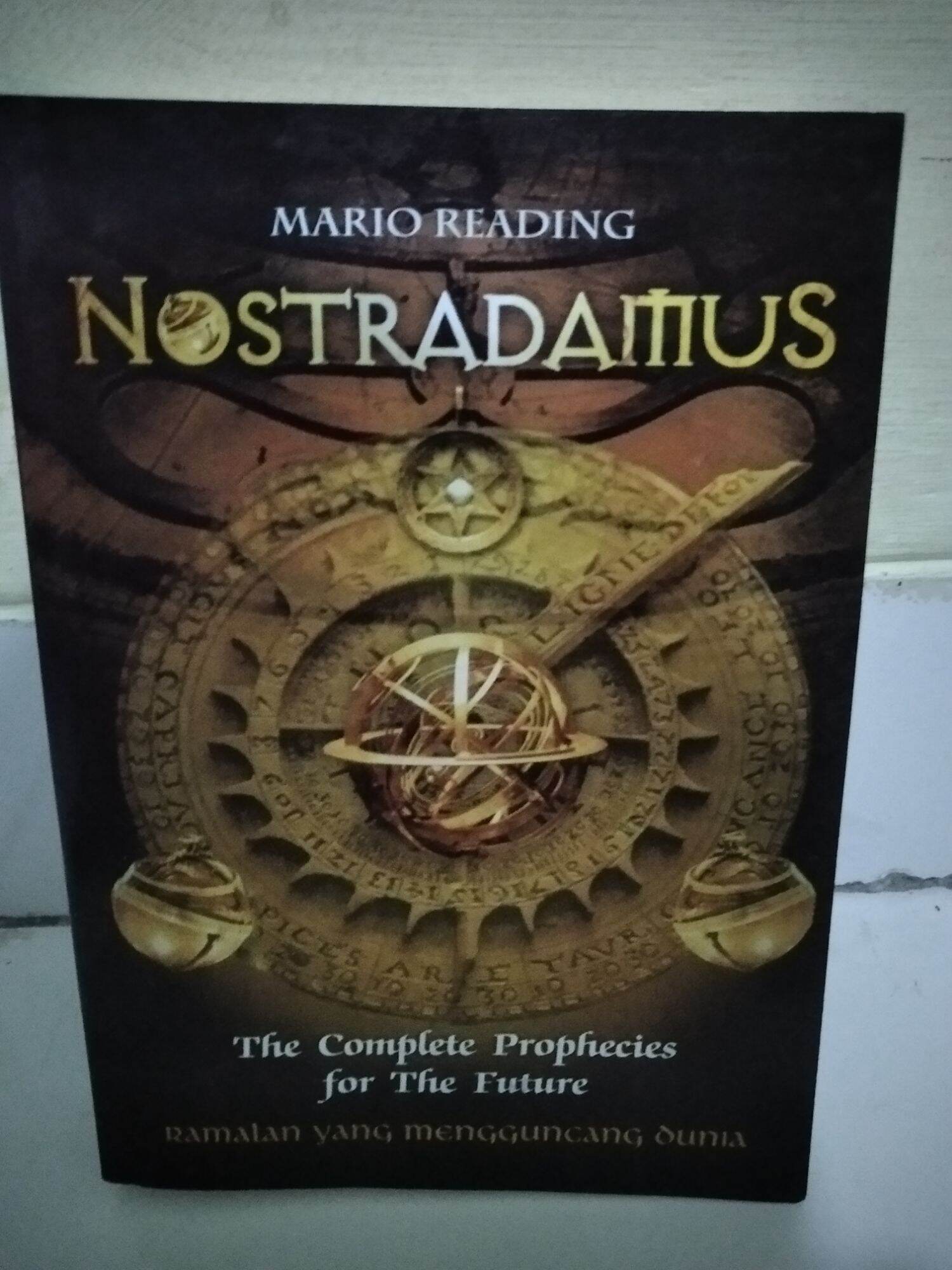 Buku Nostradamus Ramalan Yang Mengguncang Dunia By Mario Reading ...