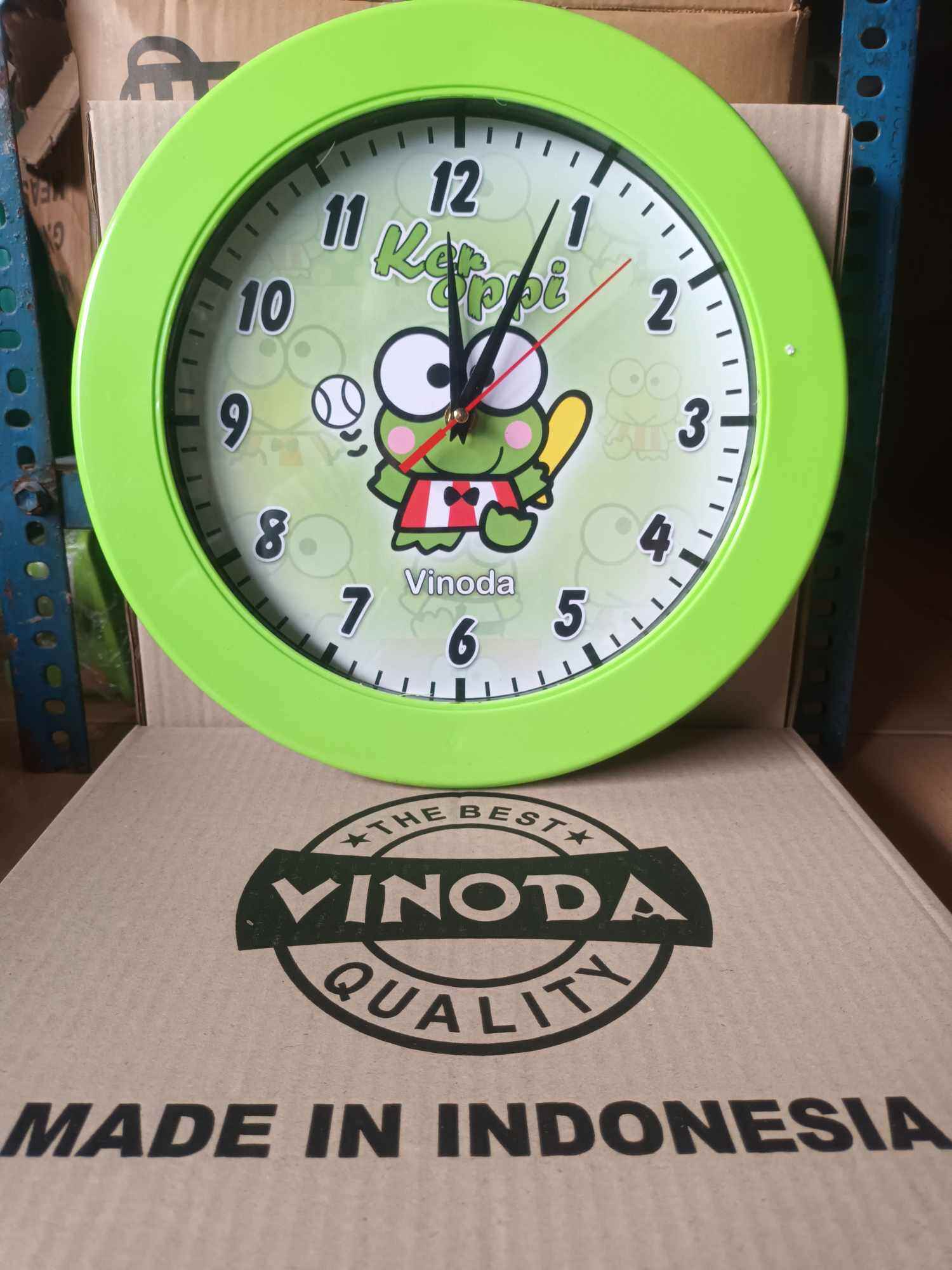 Jam dinding karakter analog 30cm