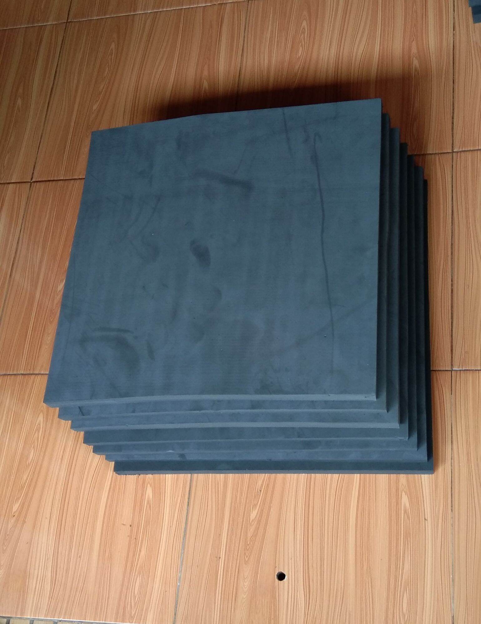 Porno video: Er katta kokraklar bilan xizmatkorni sikadi