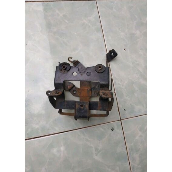 breket panel dudukan pangkon aki Vario lama karbu 110 Vario techno
