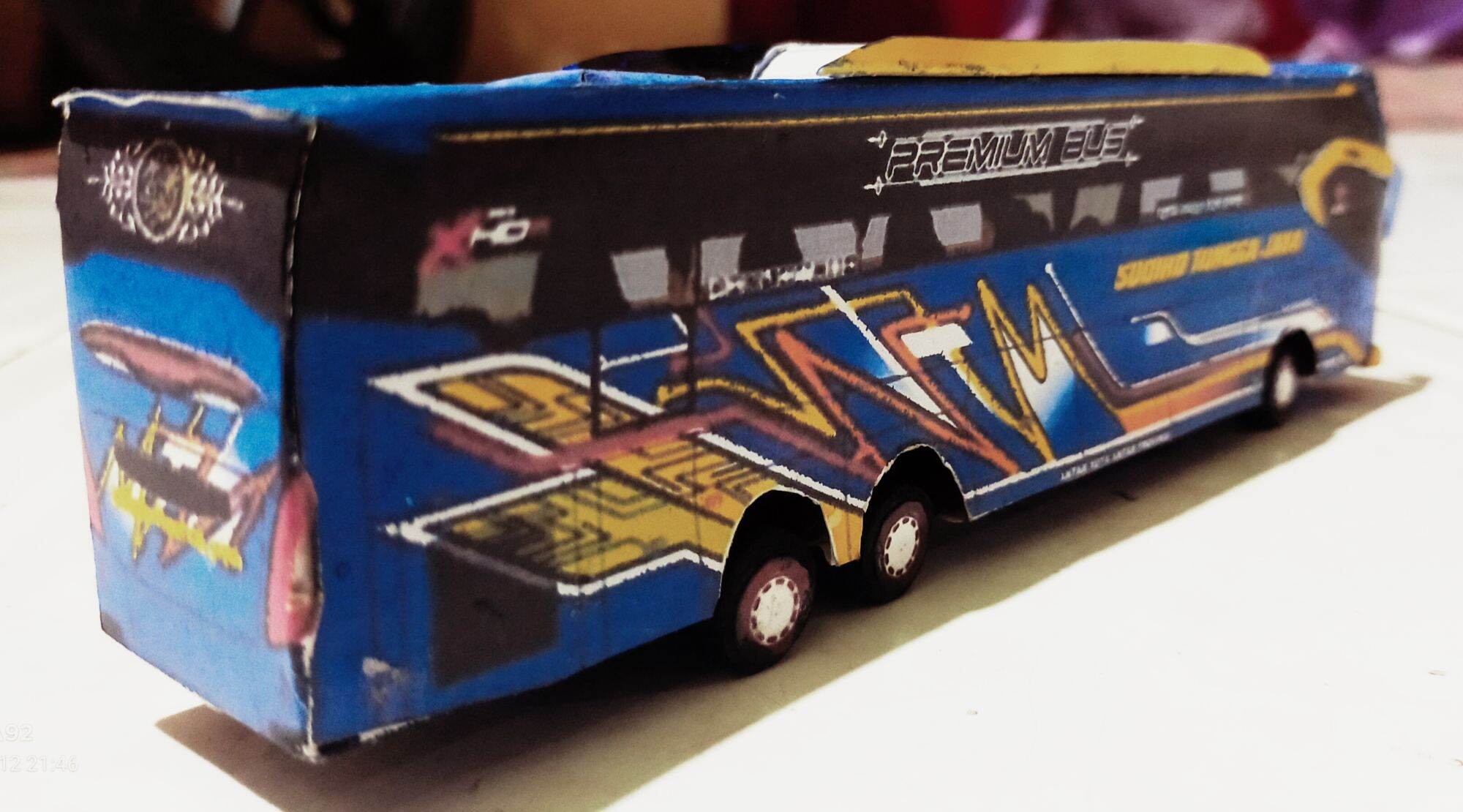 Miniatur Bus STJ Sudiro Tungga Jaya Draka Tronton Biru Kuning Jetbus 3 ...