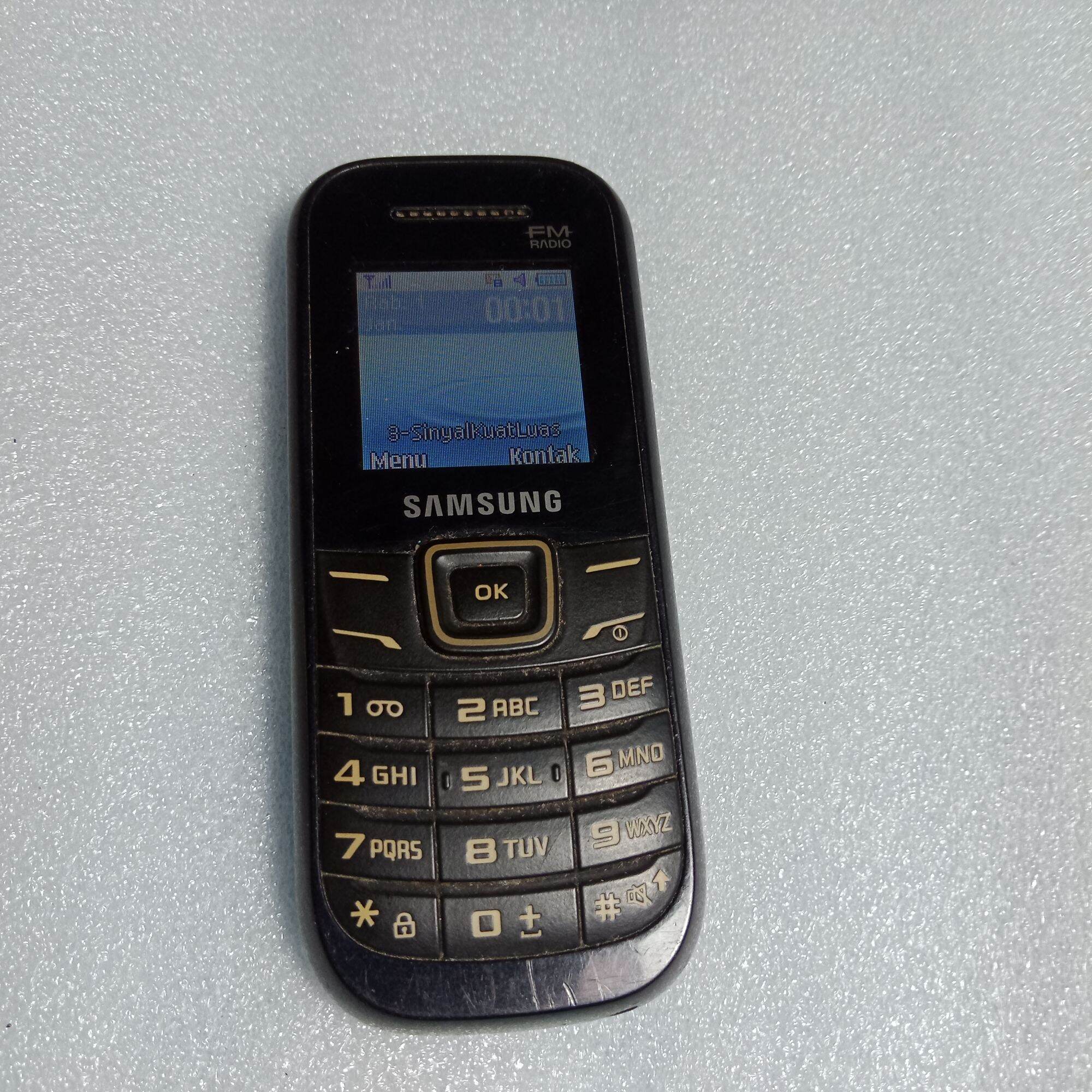 hp samsung jadul fm Harga 120,000 rupiah*Gratis Ongkir