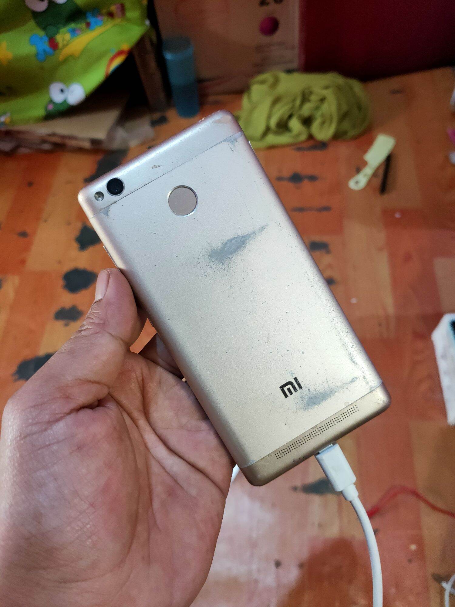 redmi 3s ram 2/16 minus lcd yg lain normal ( lcd cuman buat tes z) Harga 120,000 rupiah*Gratis Ongkir