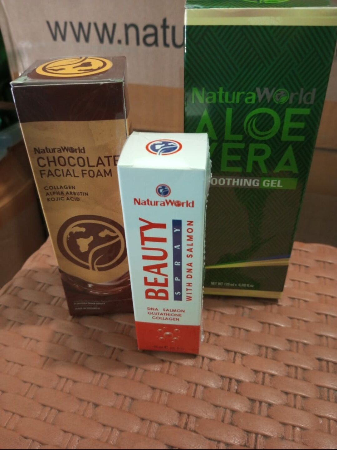 Paket Glowing Natura Beauty Spray + Natura Aloevera + Coklat Facial Foam