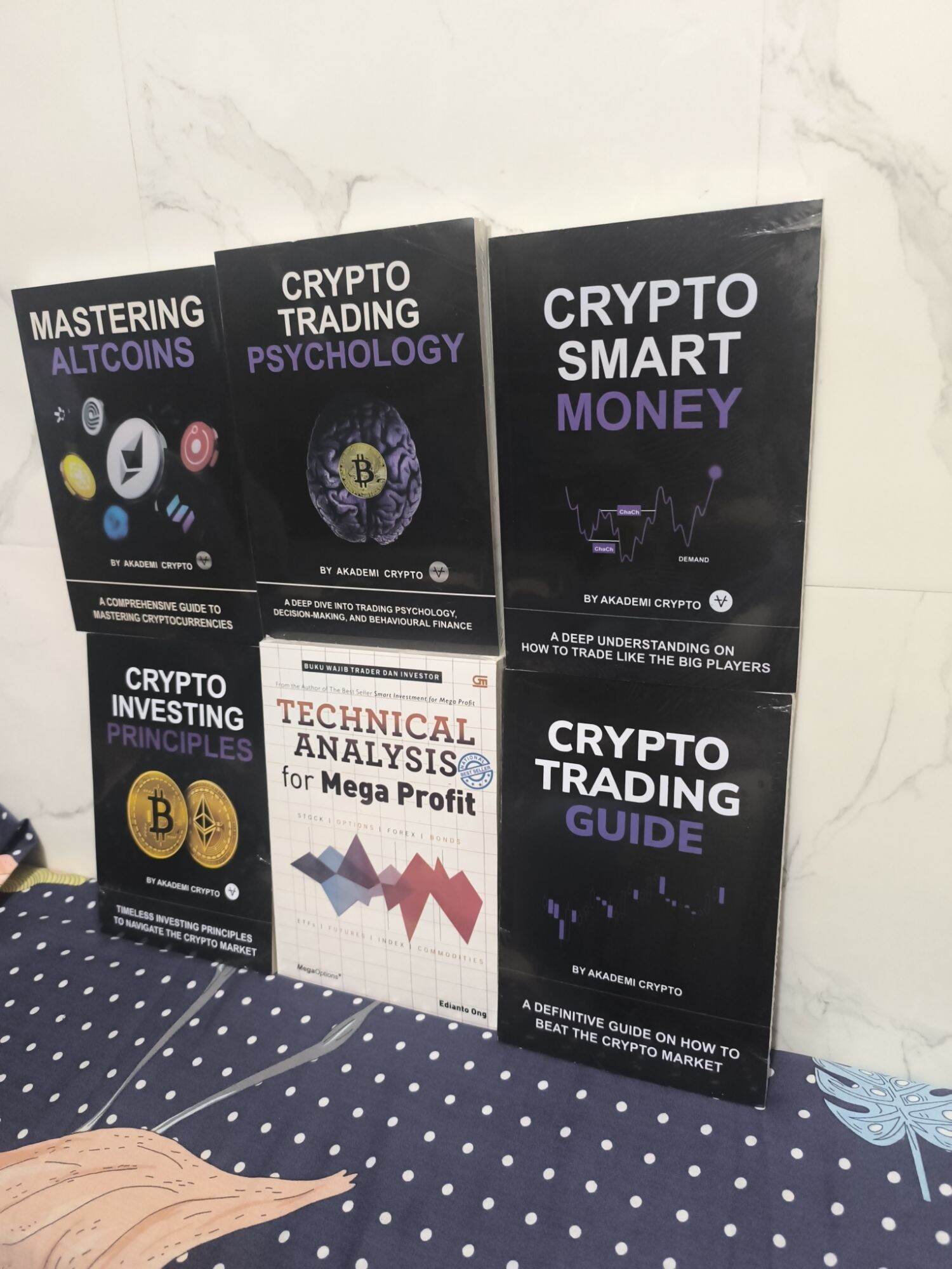paket 5 buku akademi crypto + 1 Buku technical analysis for Mega profit |  Lazada Indonesia