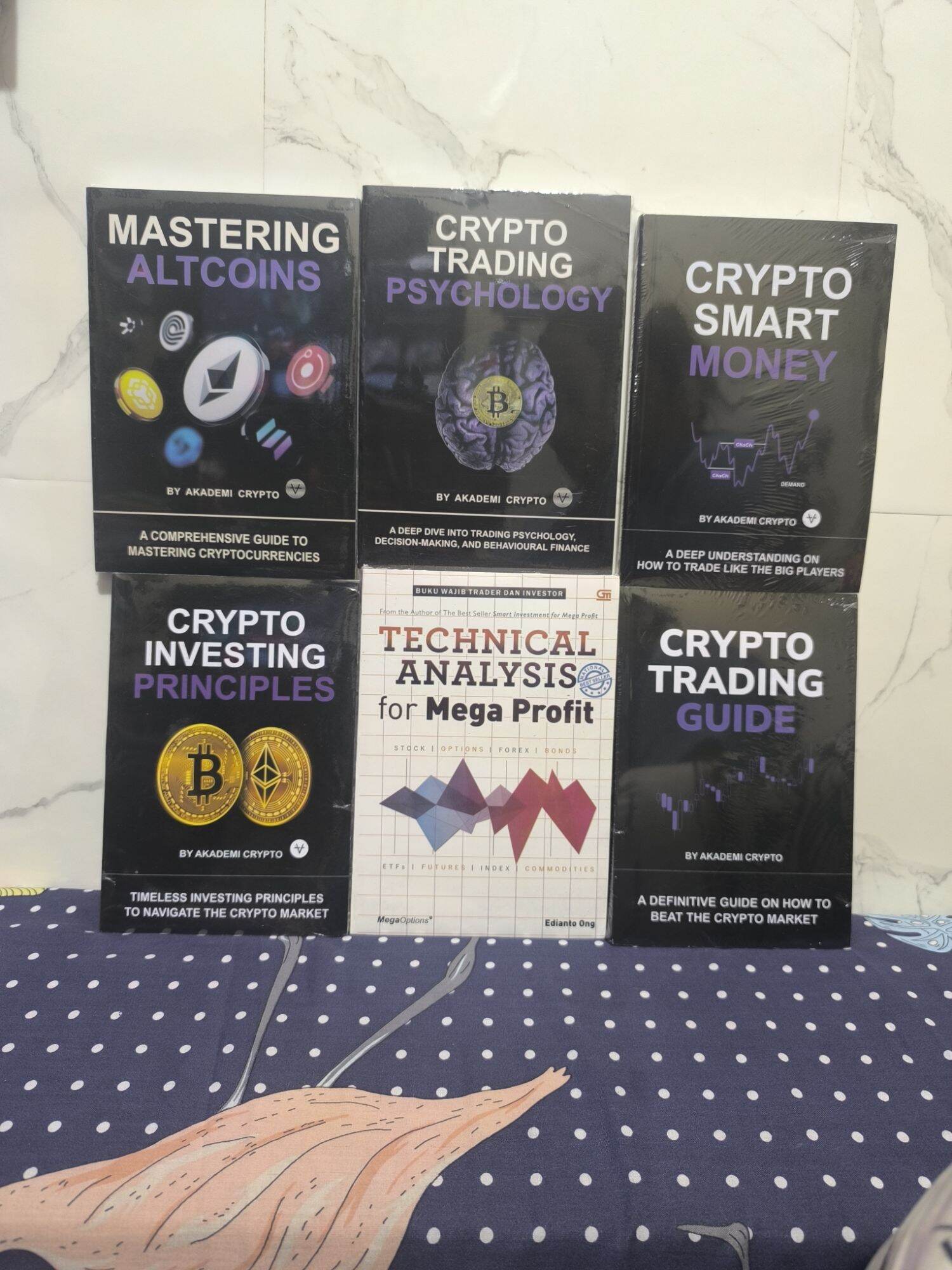 paket 5 buku akademi crypto + 1 Buku technical analysis for Mega profit |  Lazada Indonesia
