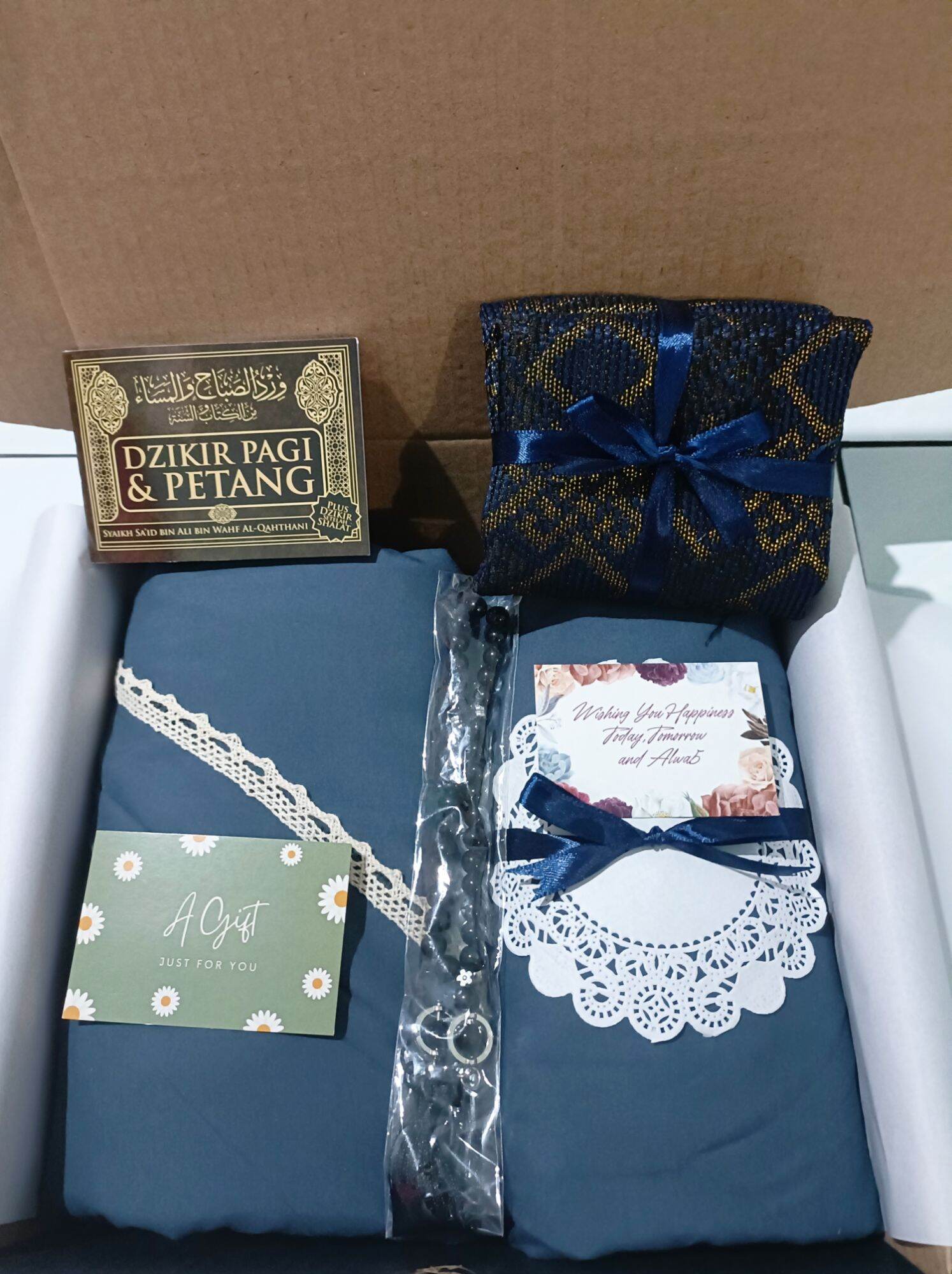 Kado Hari IBU hadiah box Perlengkapan Sholat Hampers Mukena Sajadah / Kado Ulang Tahun Hampers Pernikahan