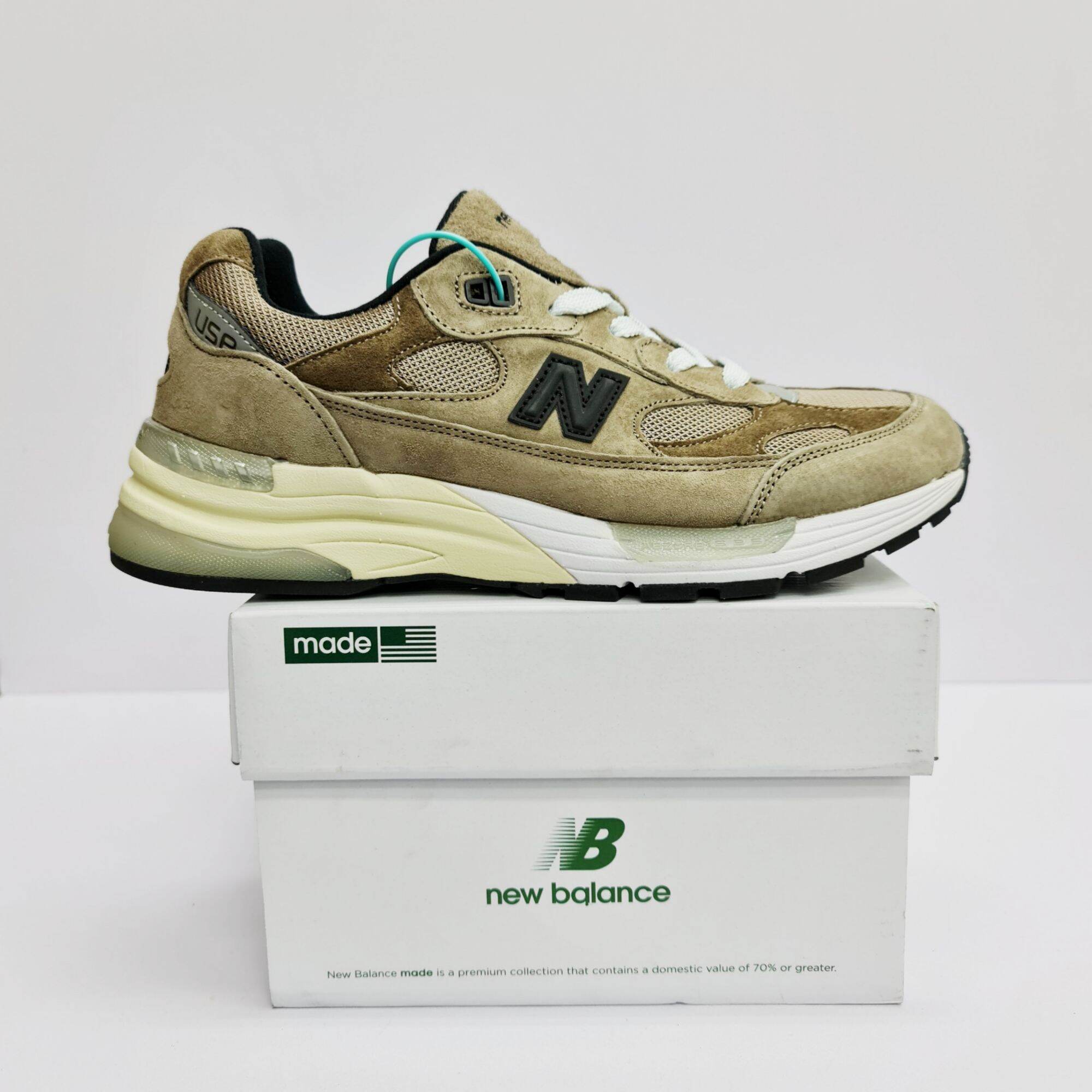 Sepatu New Balance Jjjjound 992 Green NB 992 X JJJOUND/NEW BALANCE