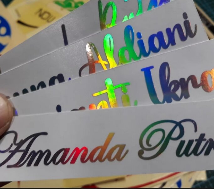 Sticker nama sendiri cutting hologramgold dan reflektif berkualitas baik (penulisan nama di kolom chat) (PESAN 3 PCS BONUS 1)