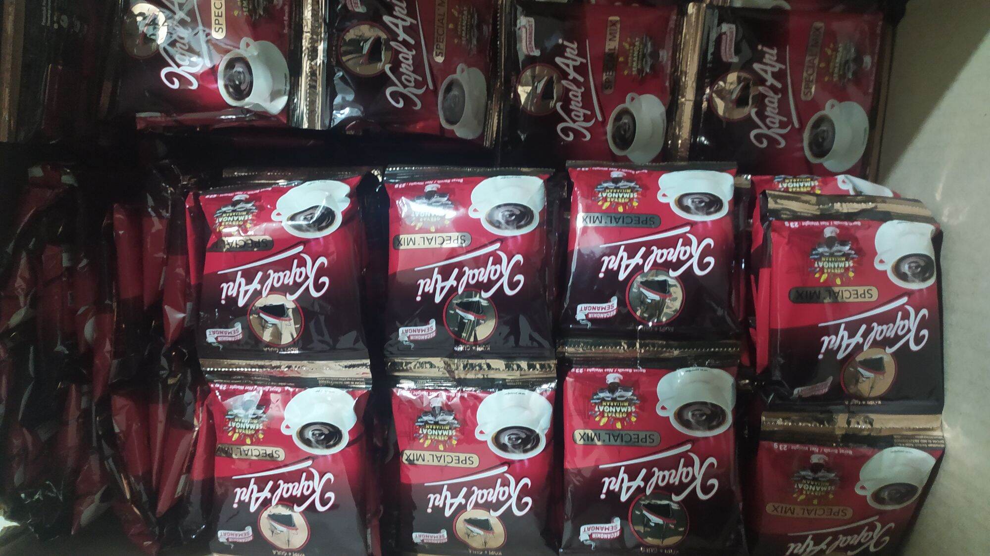 Kopi kapal api mix 1 renceng 10 sachet