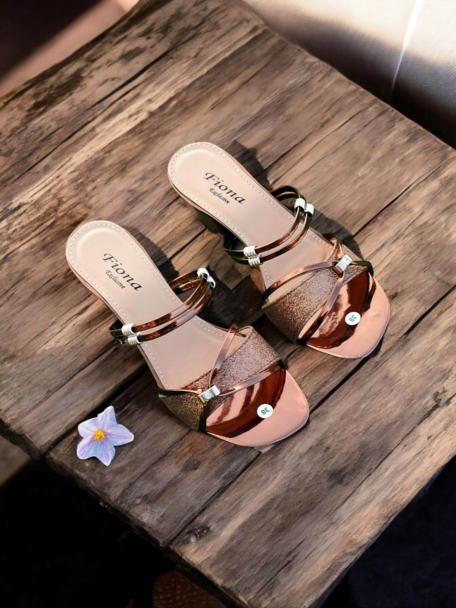Sandal Fiona hak 5cm/sandal kondangan /sandal pesta Harga 55,000 rupiah*Gratis Ongkir