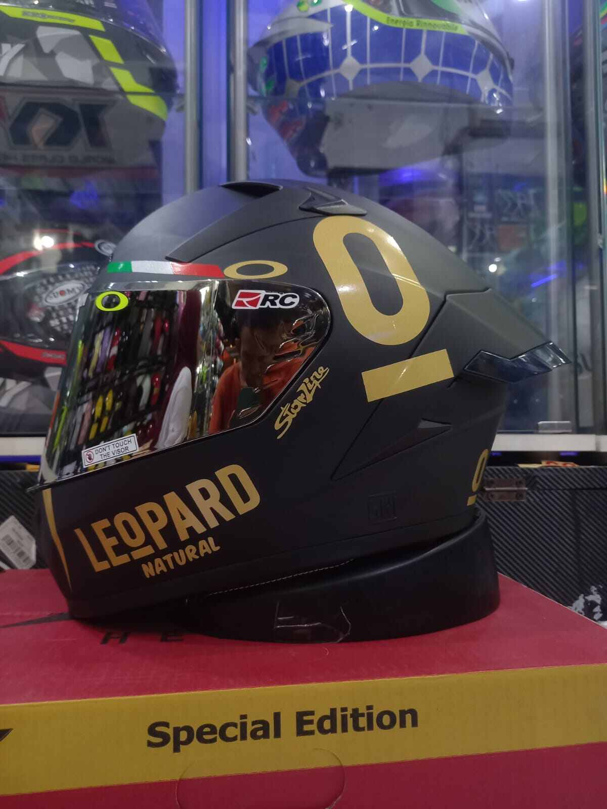 HELM FULL FACE ALV GENESIS PAKET GANTENG TERBARU TERMURAH Giá 700,000 Đồng*Miễn phí vận chuyển
