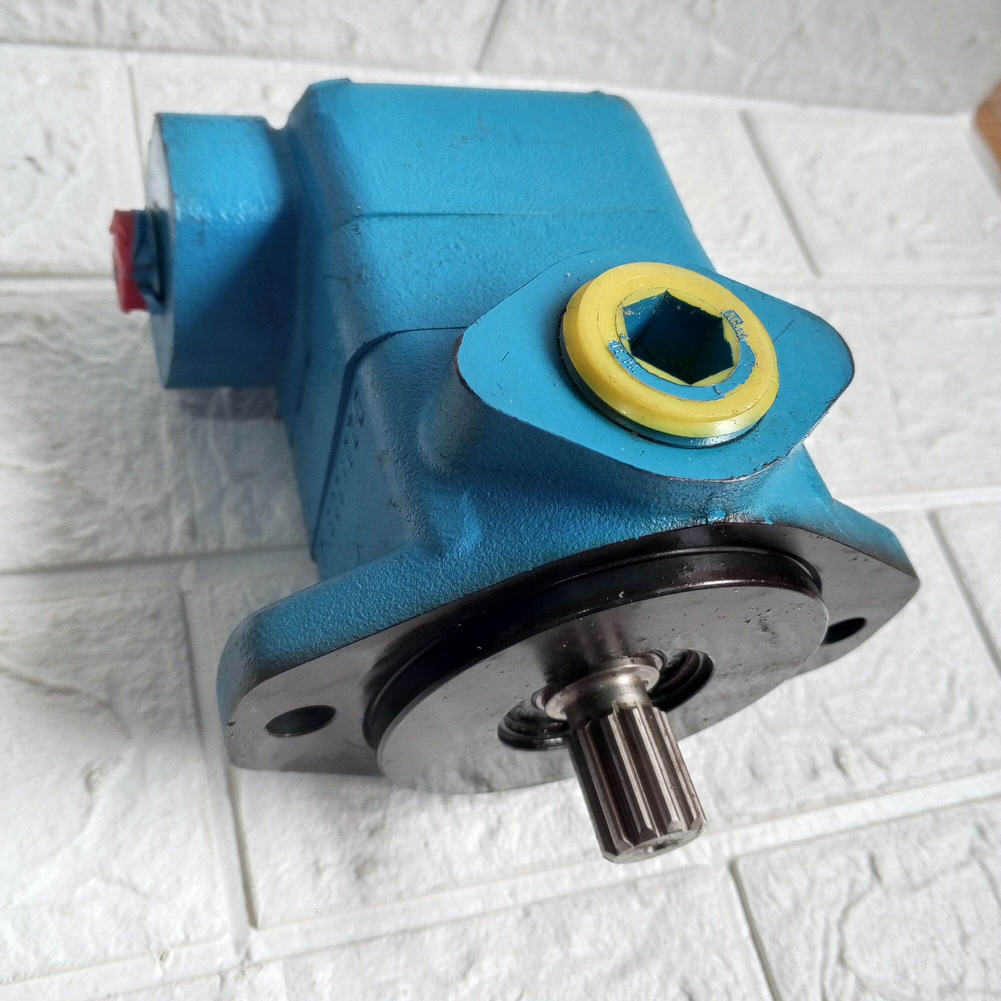 Vane Pump Hidraulic vane pump V10 eaton vicker USA V101P7P38D20 assy 586405-4 Harga 7,000,000 rupiah*Gratis Ongkir