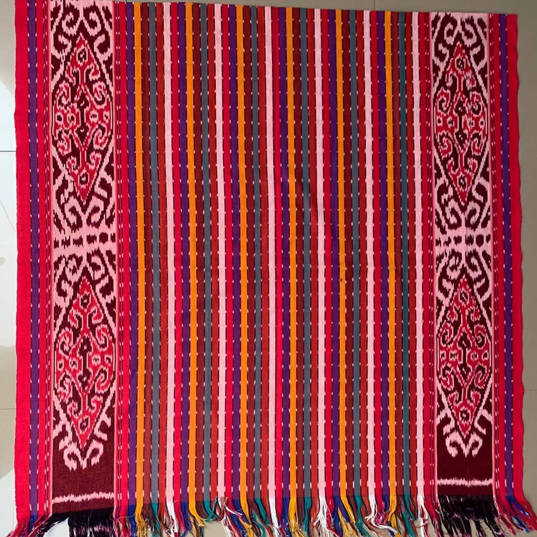 kain tenun blangket motif kalimantan
