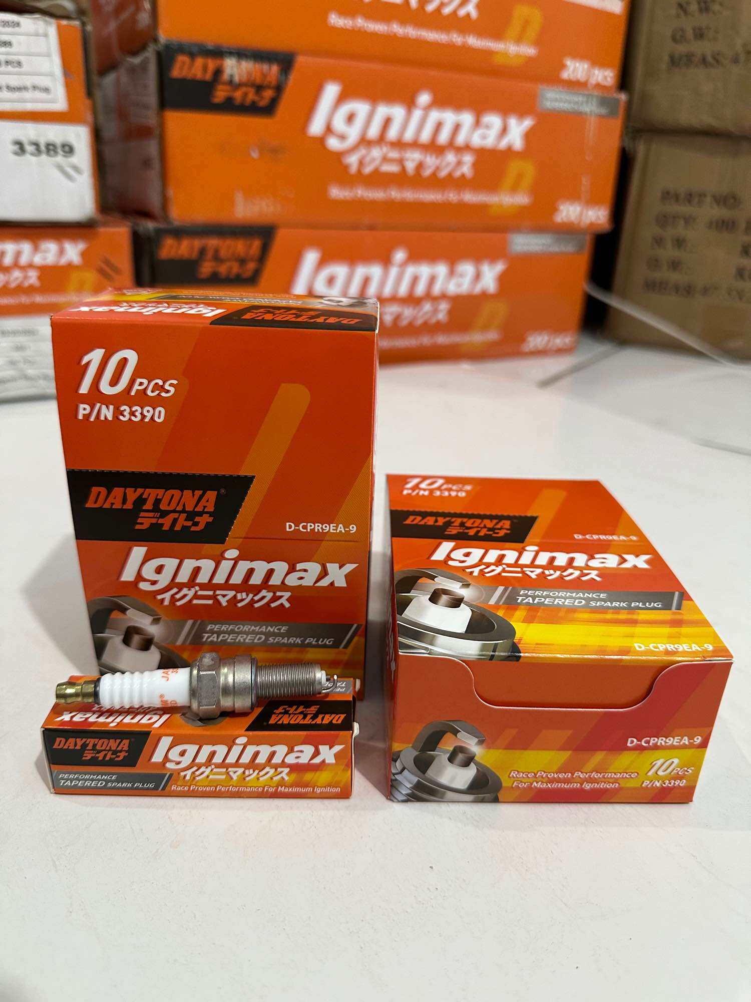 DAYTONA CPR9EA-9 BUSI RACING Motor CBR150R CBR250R Vario 150 PCX 150 R15 Vixion R25 Xabre GSX R150 GSX S150 Satria F150 DAYTONA JAPAN 3390 Harga 16,000 rupiah*Gratis Ongkir