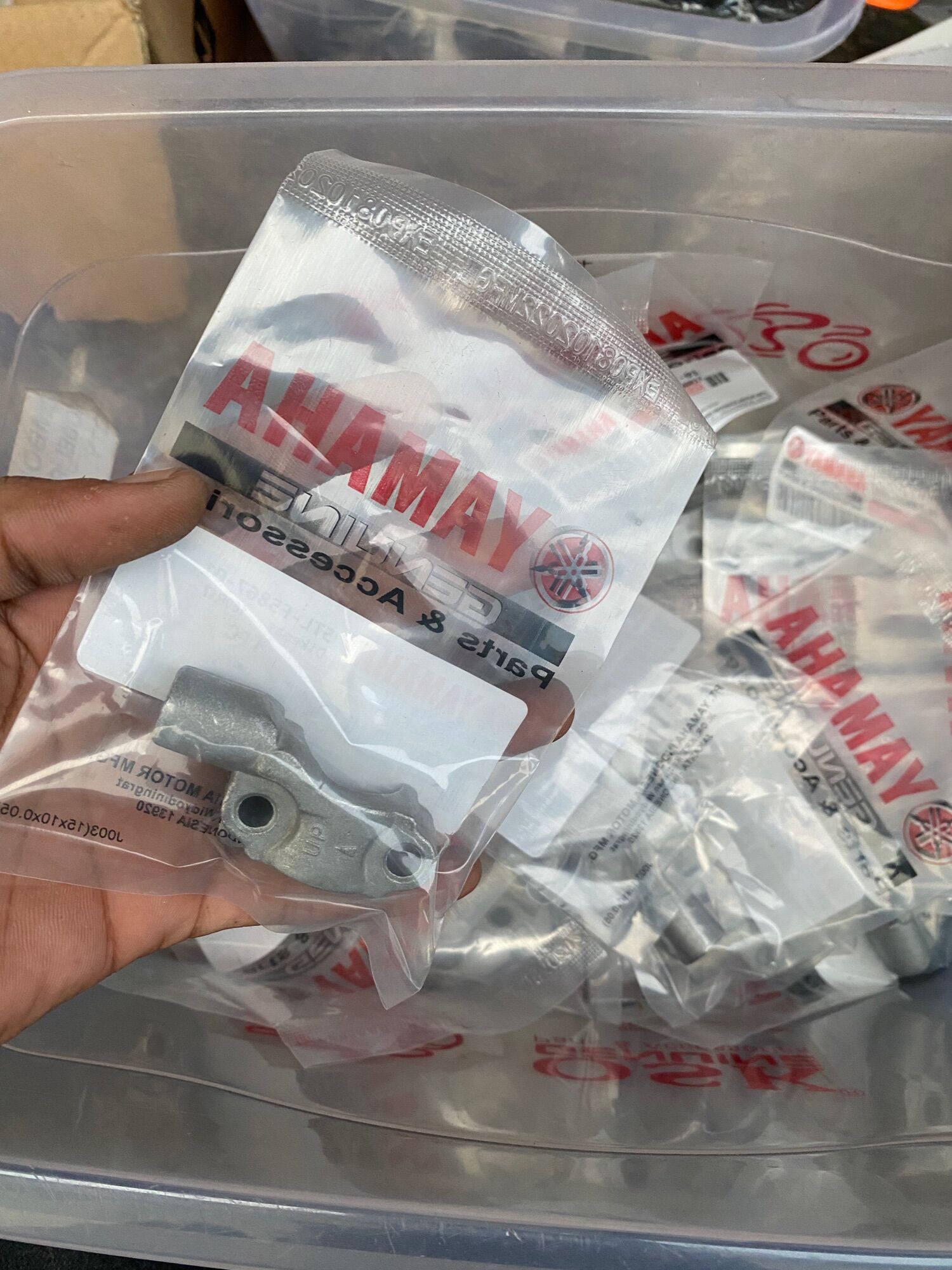 Dudukan Spion Mio, Mio J, Mio M3, Jupiter Z New & Vega ZR ( kanan) Harga 16,000 rupiah*Gratis Ongkir