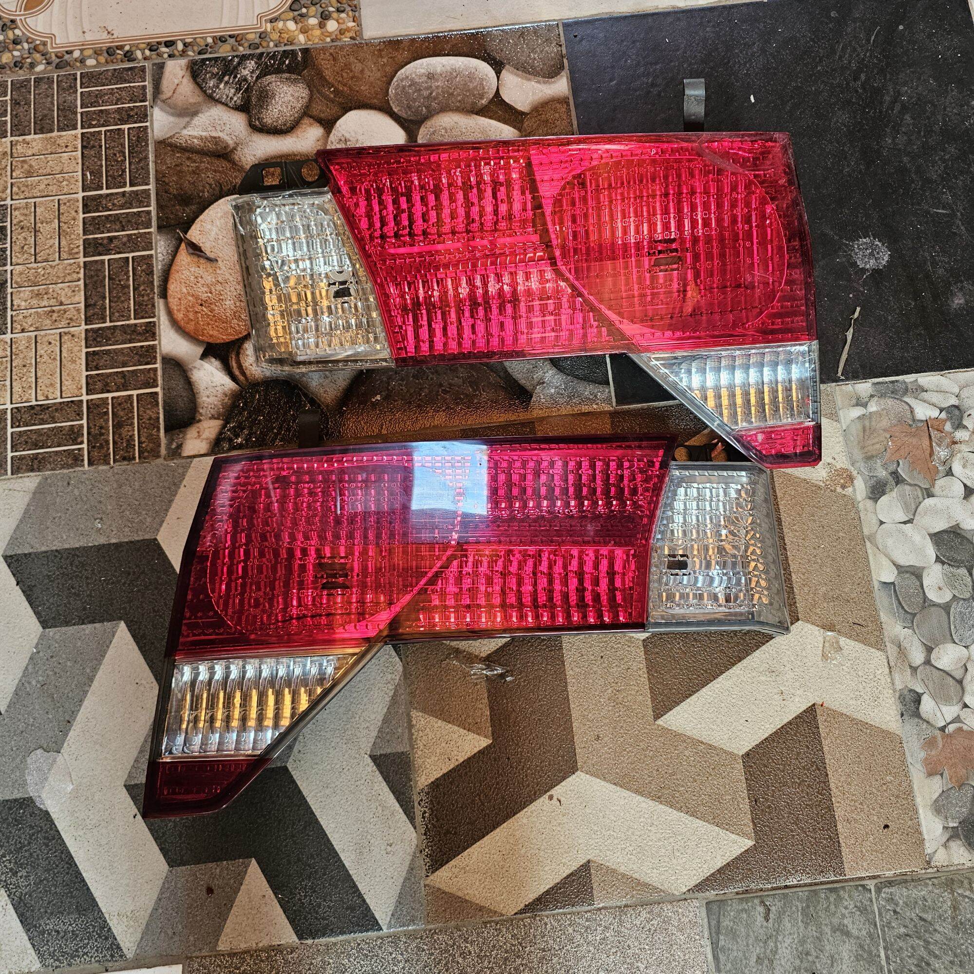 Original Lampu Bagasi Mata Kucing Belakang Kanan Kiri Toyota Alphard 2002 2003 2004 2005 2006 Harga 485,000 rupiah*Gratis Ongkir