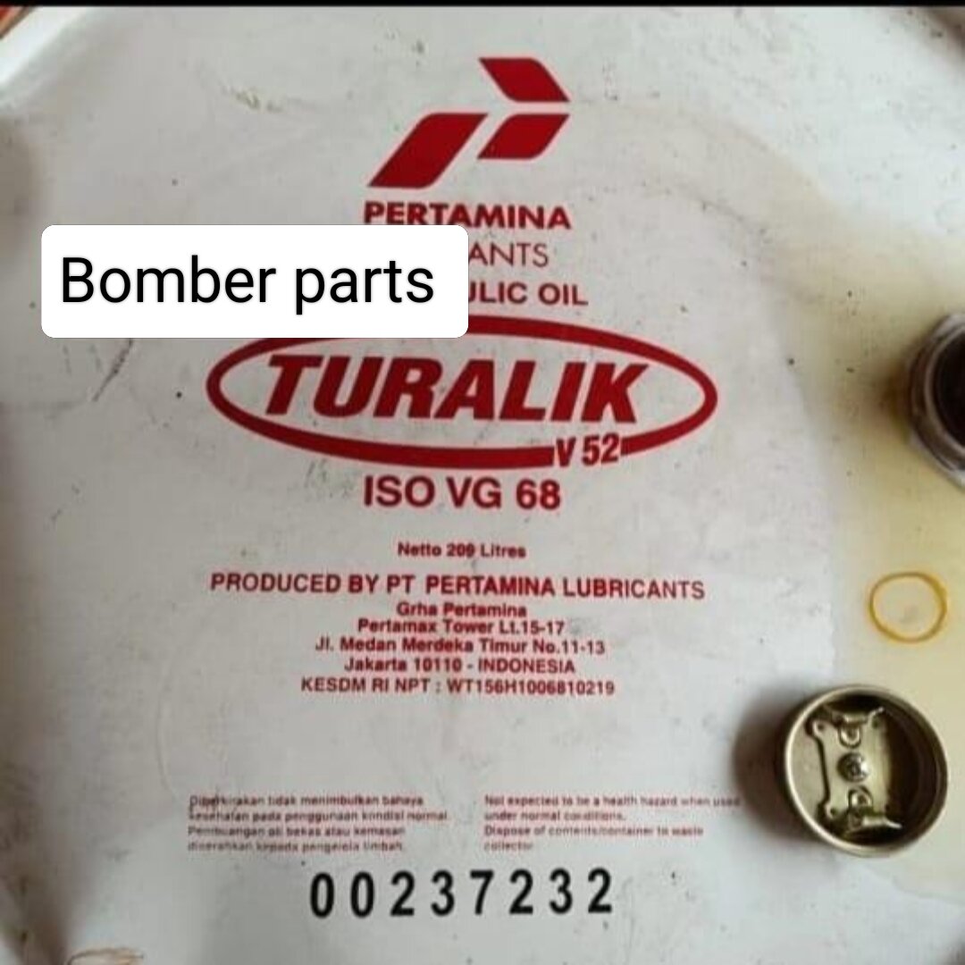 Yumshoq ayol uchun kunnilingus tasvirlangan onlayn porno Uyda vaginaning bir qismi