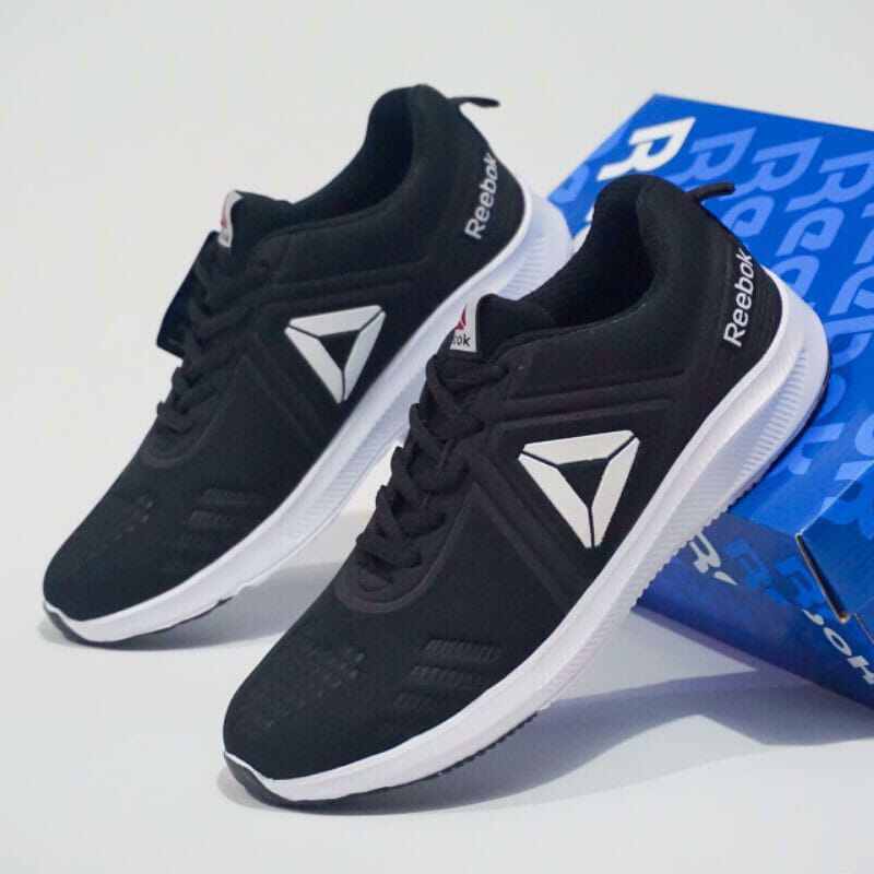 Sepatu running outlet reebok pria