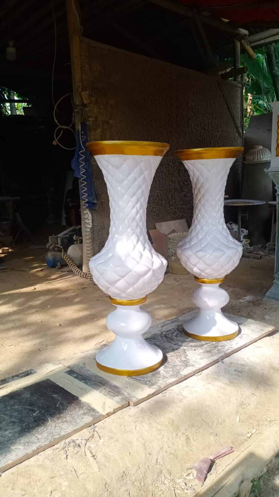 vas bunga fiber glass