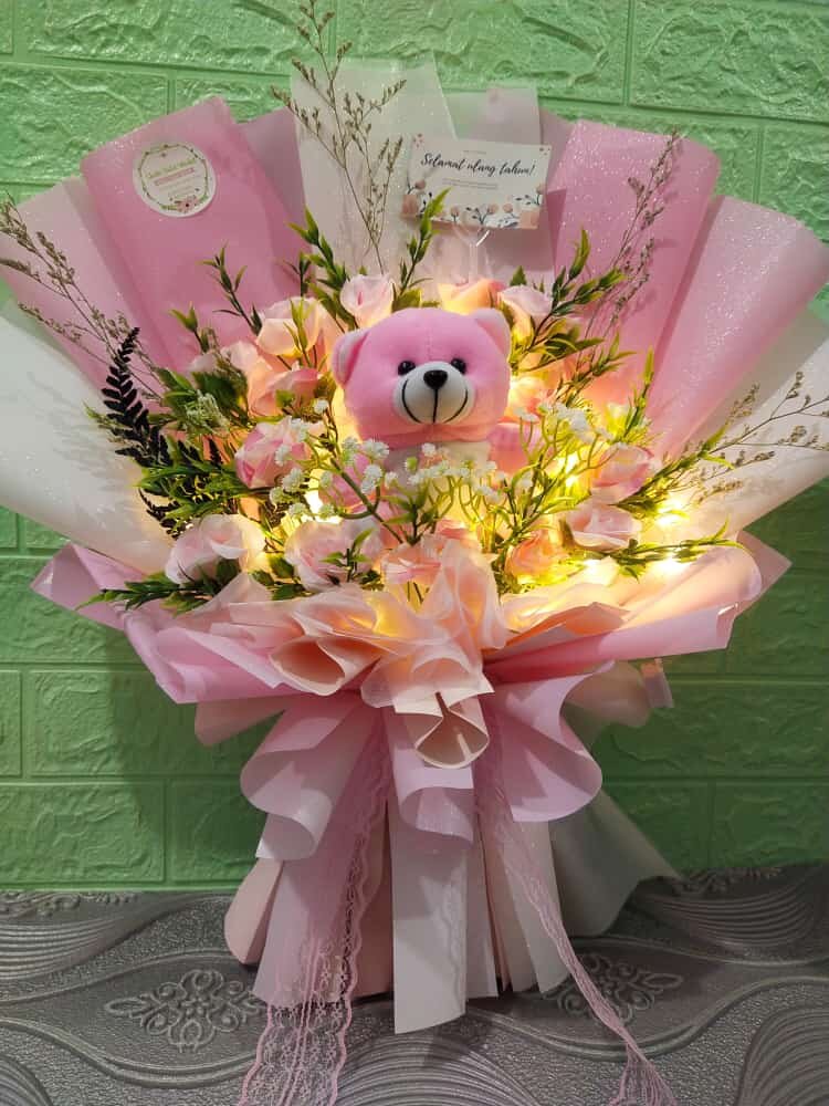 BUKET BONEKA ,BUKET BUNGA.BUKET KADO ULANG TAHUN.BUKET BUNGA TRAFECIAL