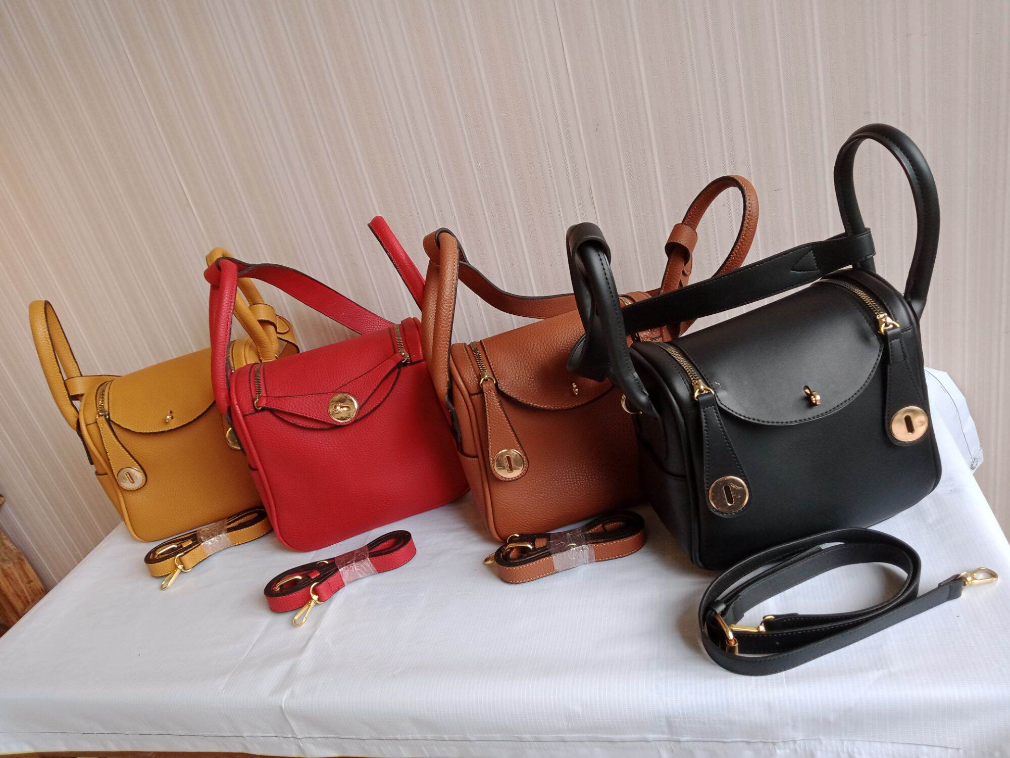  Tas Lindy  available in color red yellow brown black 
