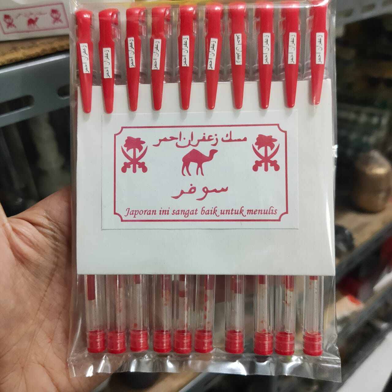 pulpen tinta zafron merah