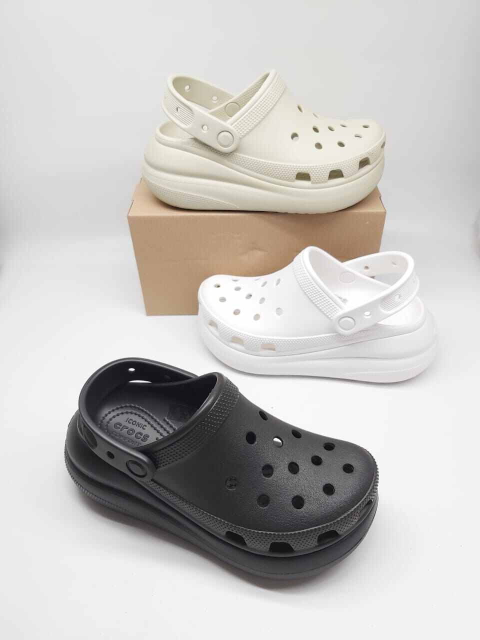 Sepatu crocs wanita online wedges