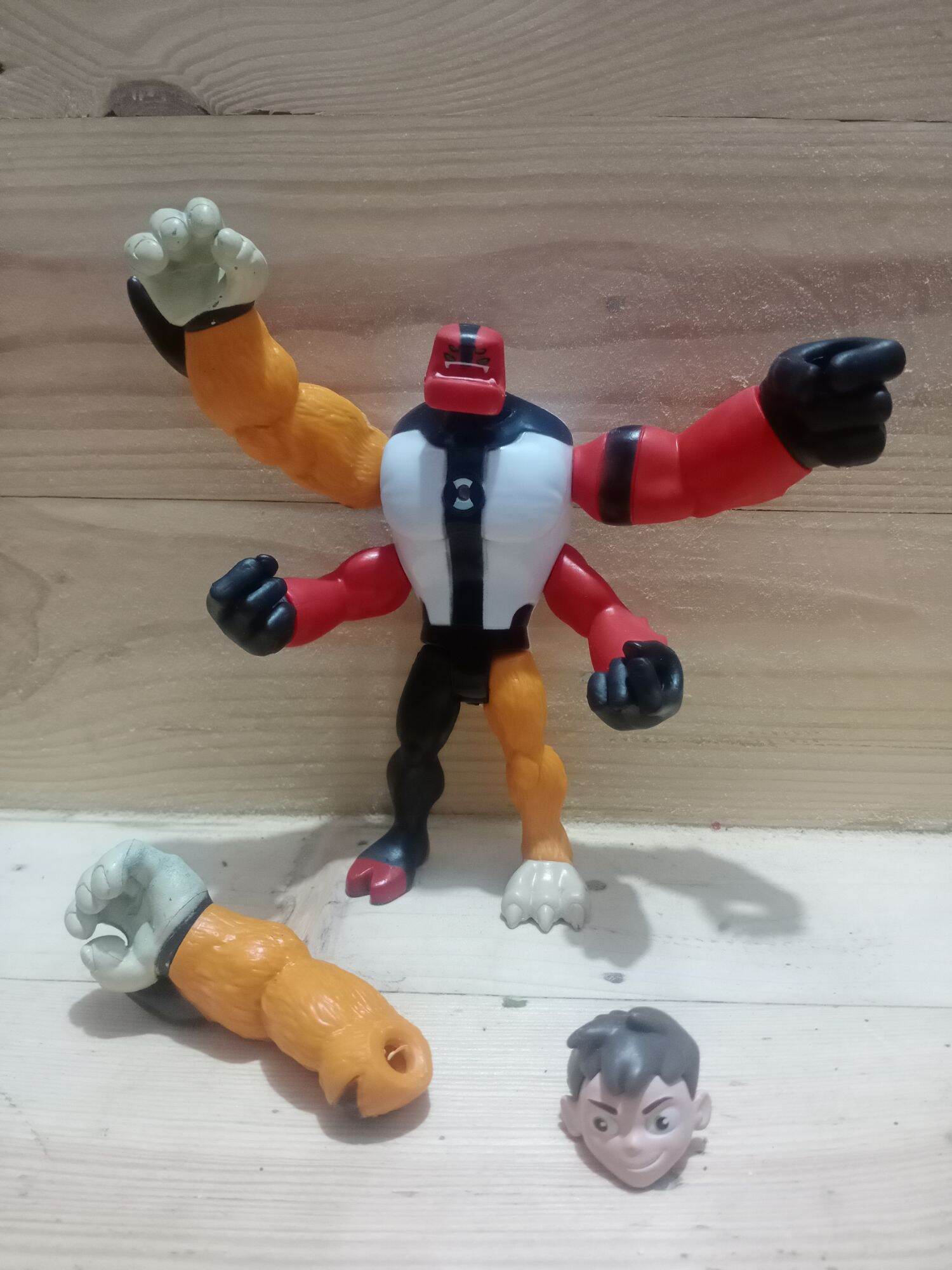 figure omnitrix omniverse omni glitch alien Ben 10 four arms rath