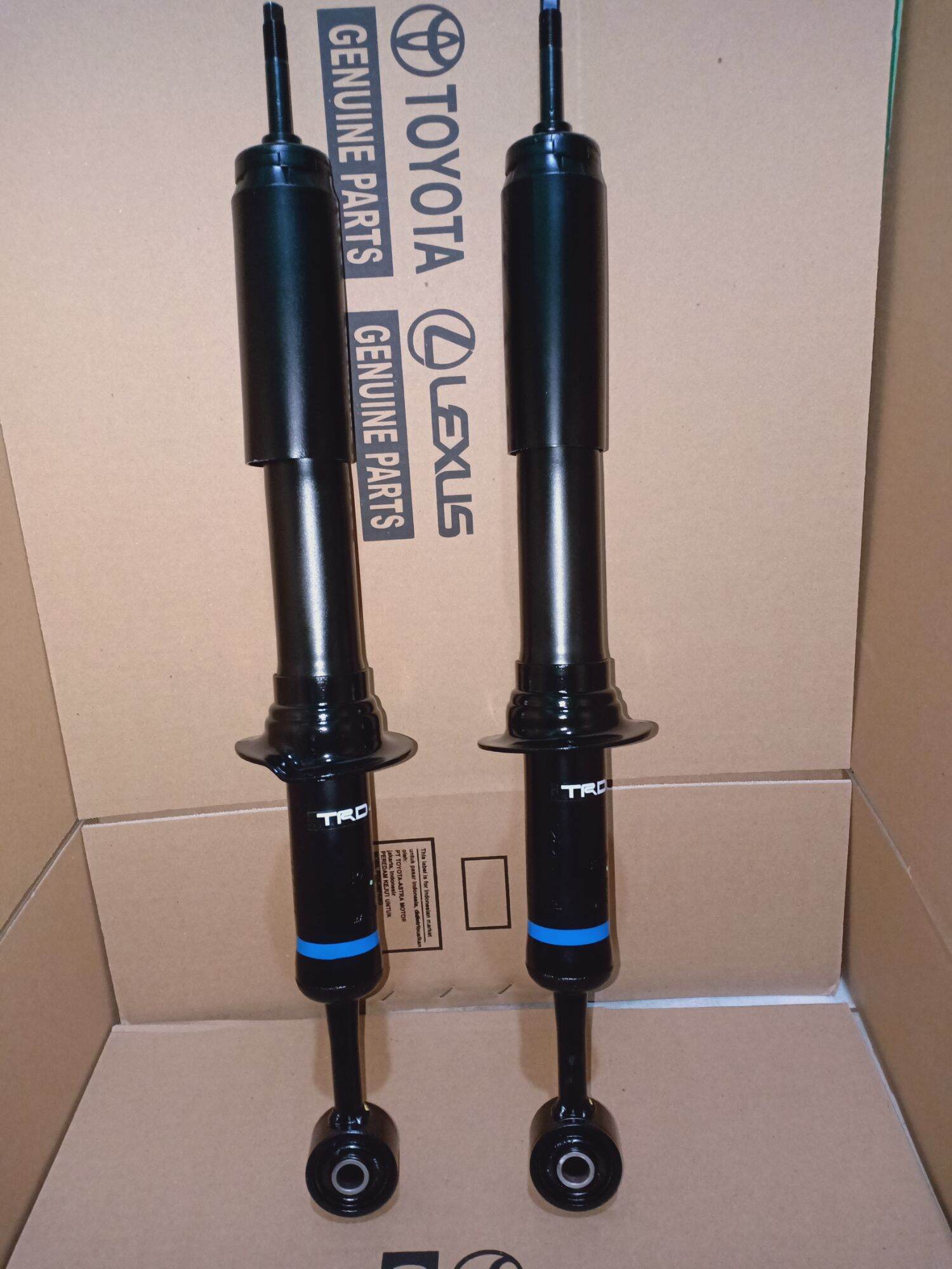 shockbreaker toyota fortuner TRD depan original Giá 725,000 Đồng*Miễn phí vận chuyển