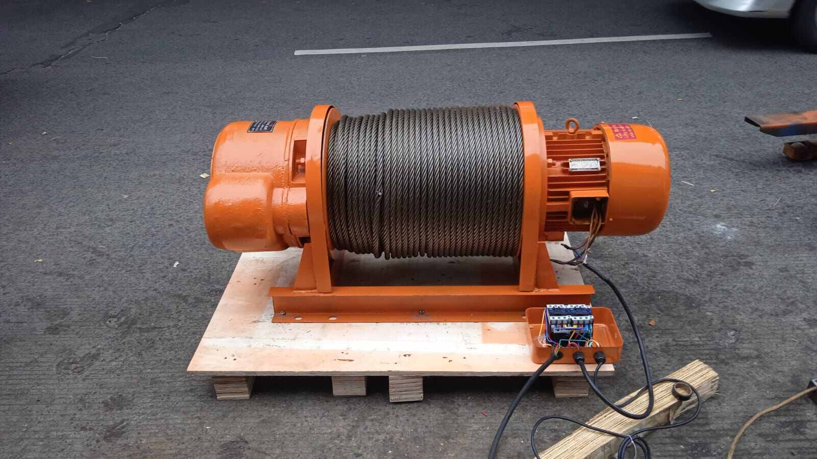 Electric winch kapasitas 5 Ton 100 meter electric chain hoist Weka germany alat derek elektrik kapasitas 5 Ton electric winches. 