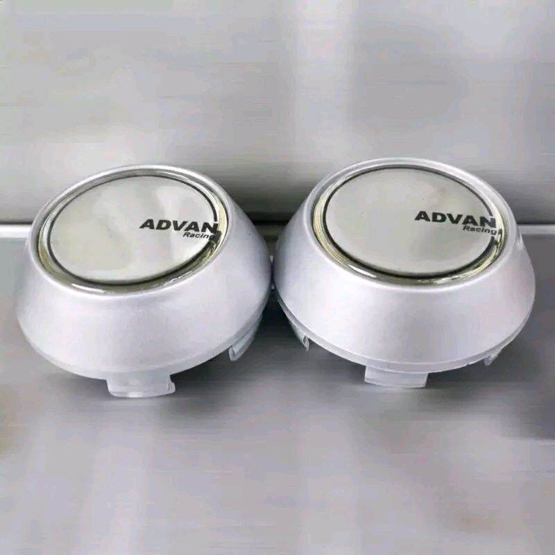 TUTUP TENGAH VELG BAN MOBIL KERUCUT SILVER ADVAN RESIN KAKI KECIL 6 CM KAKI BESAR 6.2 CM Harga 22,500 rupiah*Gratis Ongkir