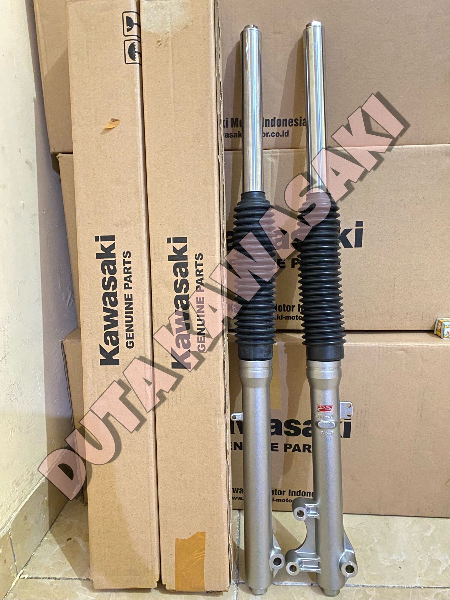 DAMPER SHOCK DEPAN TELESKOPIK SHOCK DEPAN KLX 150 L SET ORIGINAL