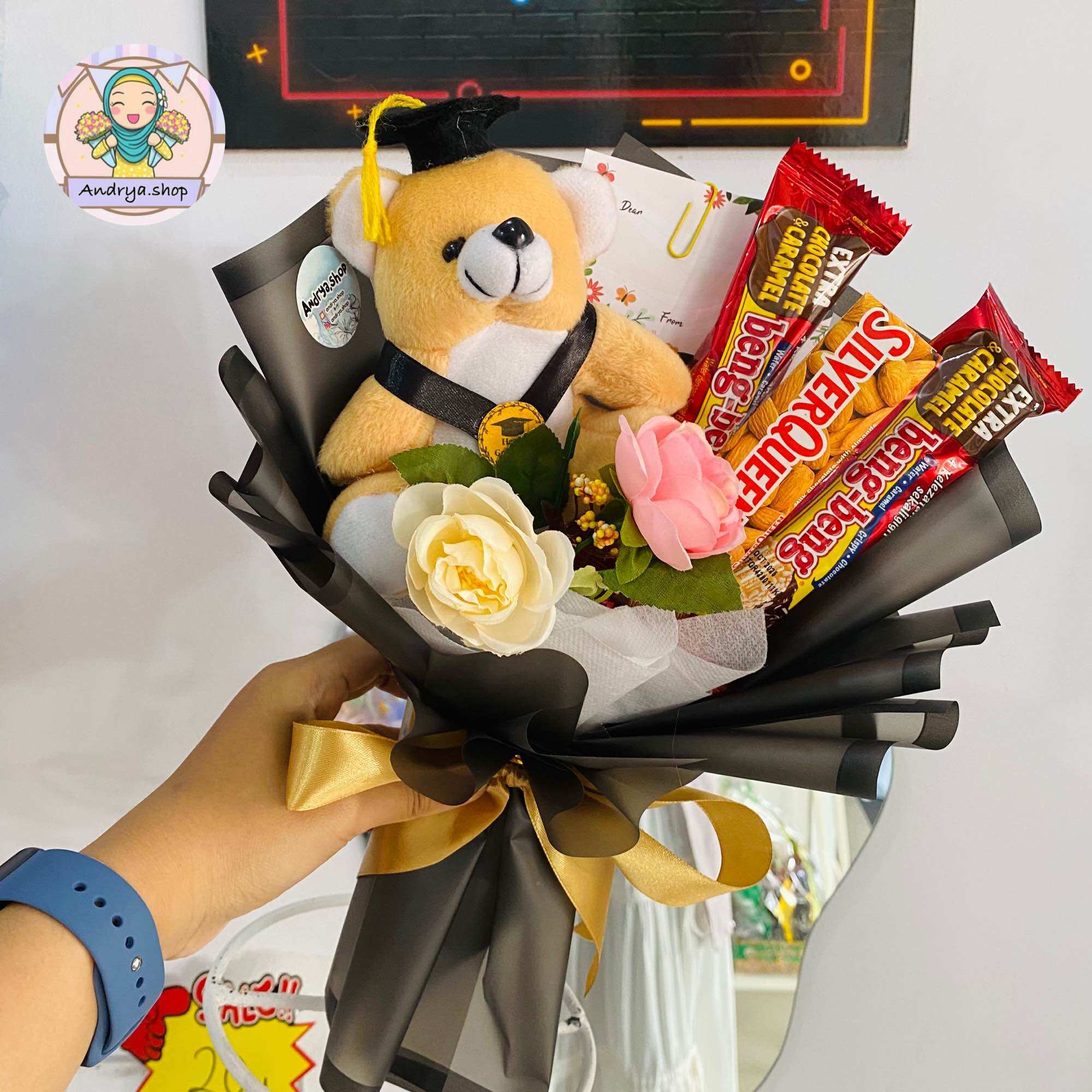 Buket wisuda boneka coklat cellophane