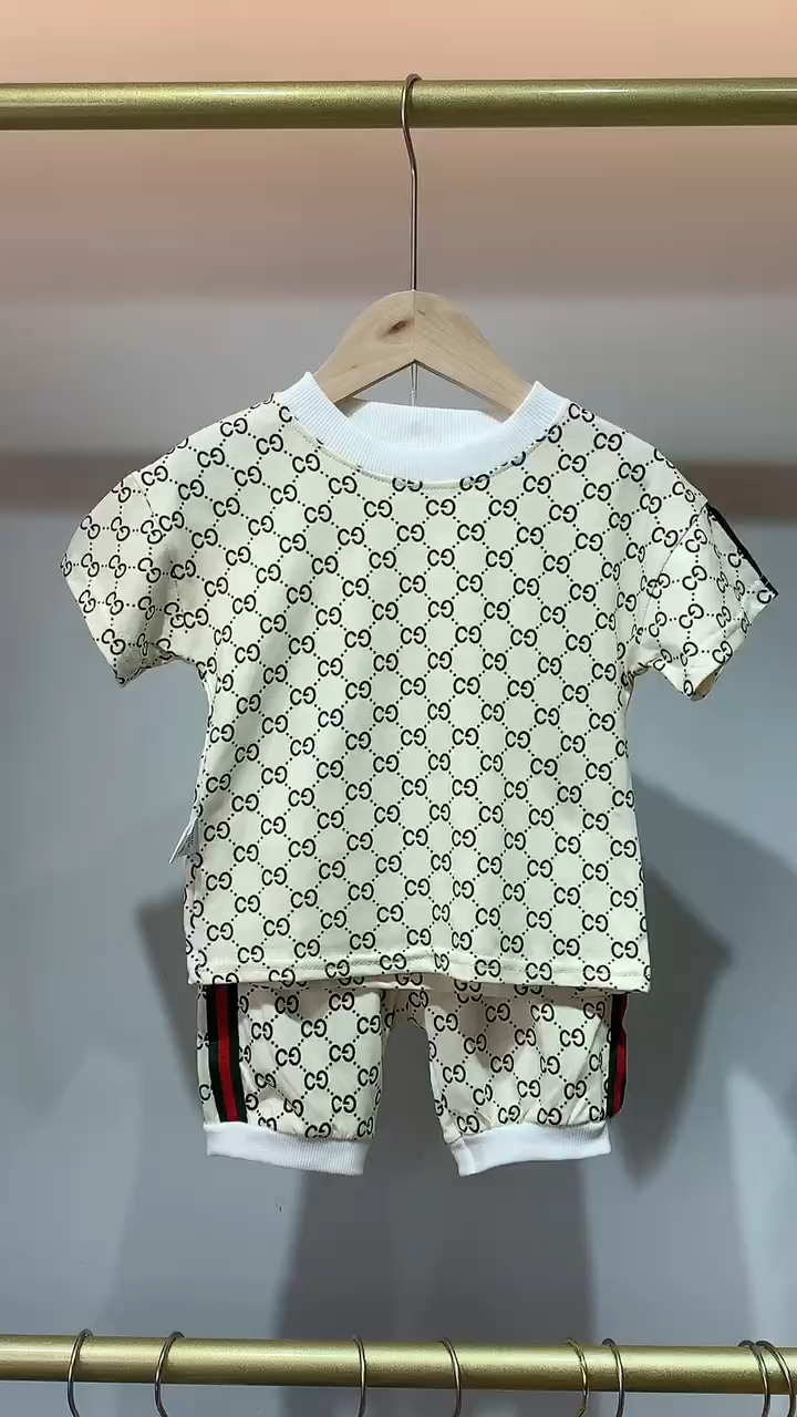 Kualitas Tinggi setelan baju