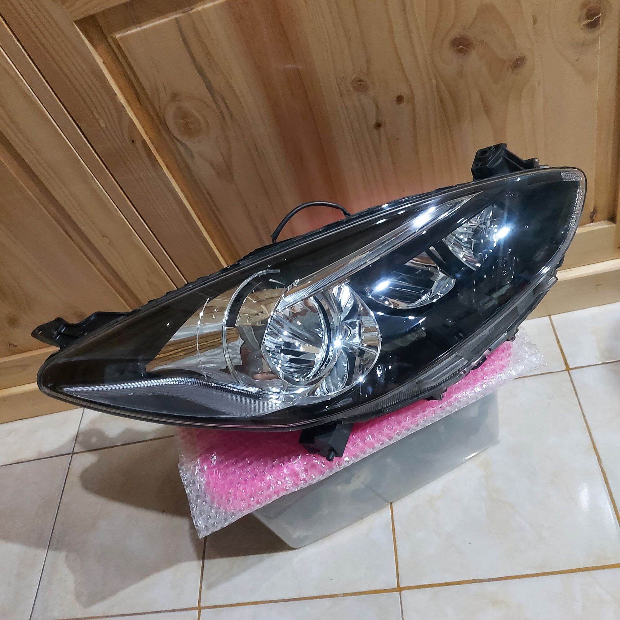 Original right led Mazda 2 2012 2013 2014 LED headlight Harga 4,875,000 rupiah*Gratis Ongkir