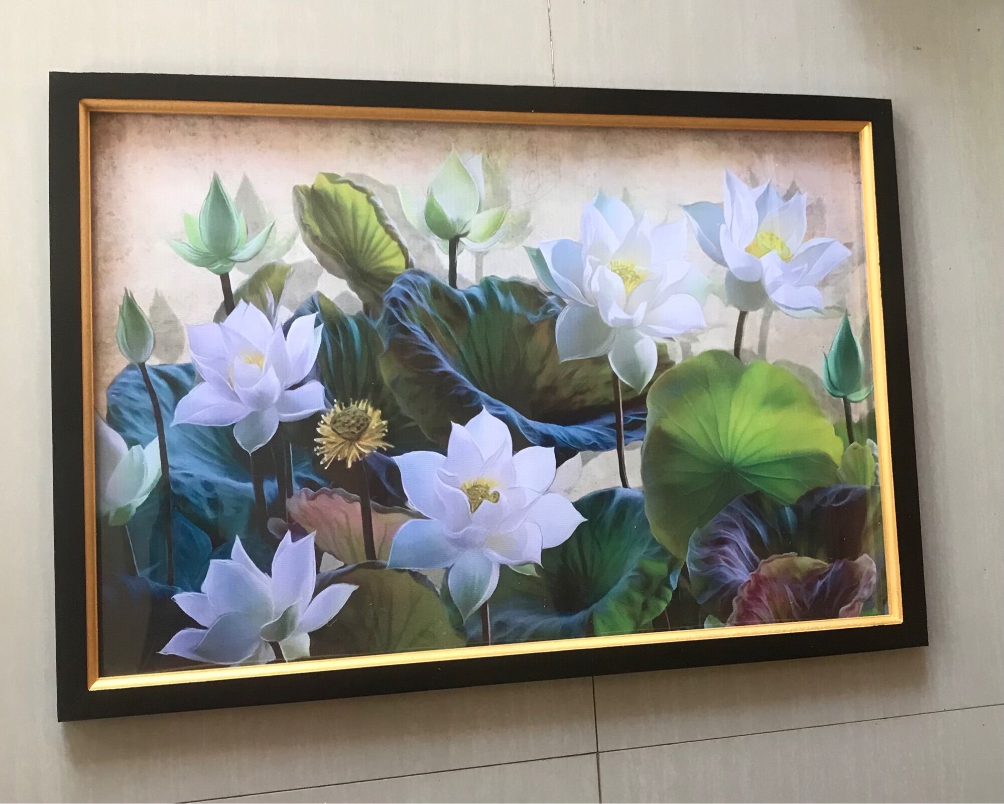 Hiasan dinding Cetak gambar lukisan bunga teratai putih plus bingkai ukuran 52cm x 35cm