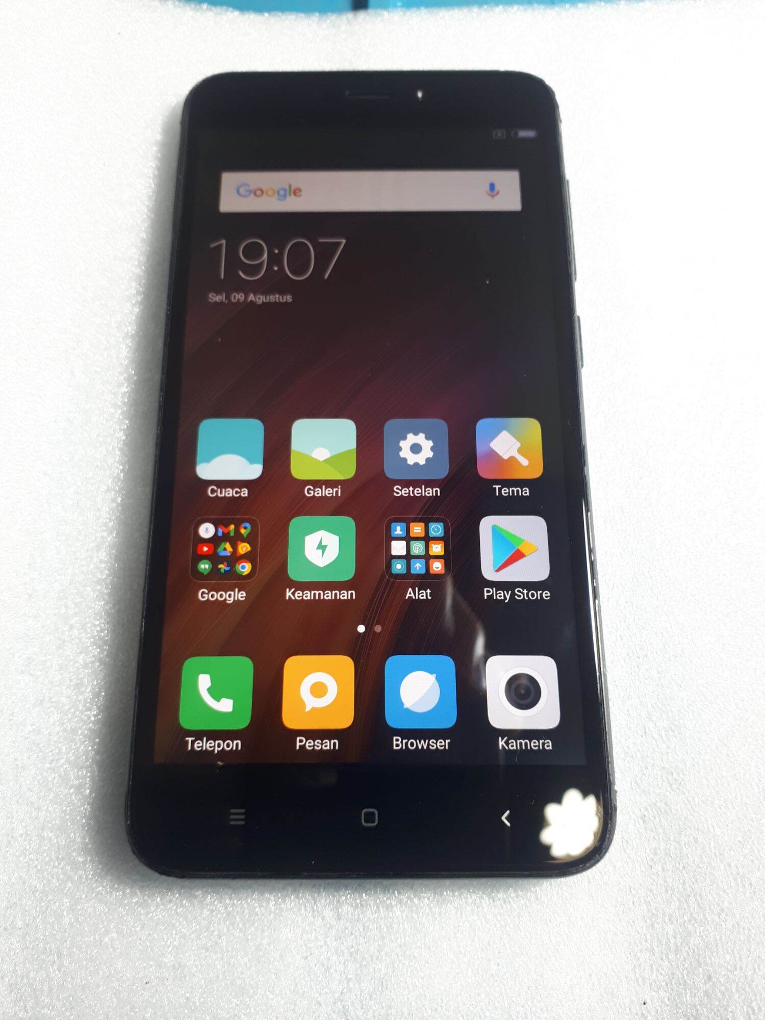 hp redmi 4x ram 2/16gb Harga 500,000 rupiah*Gratis Ongkir
